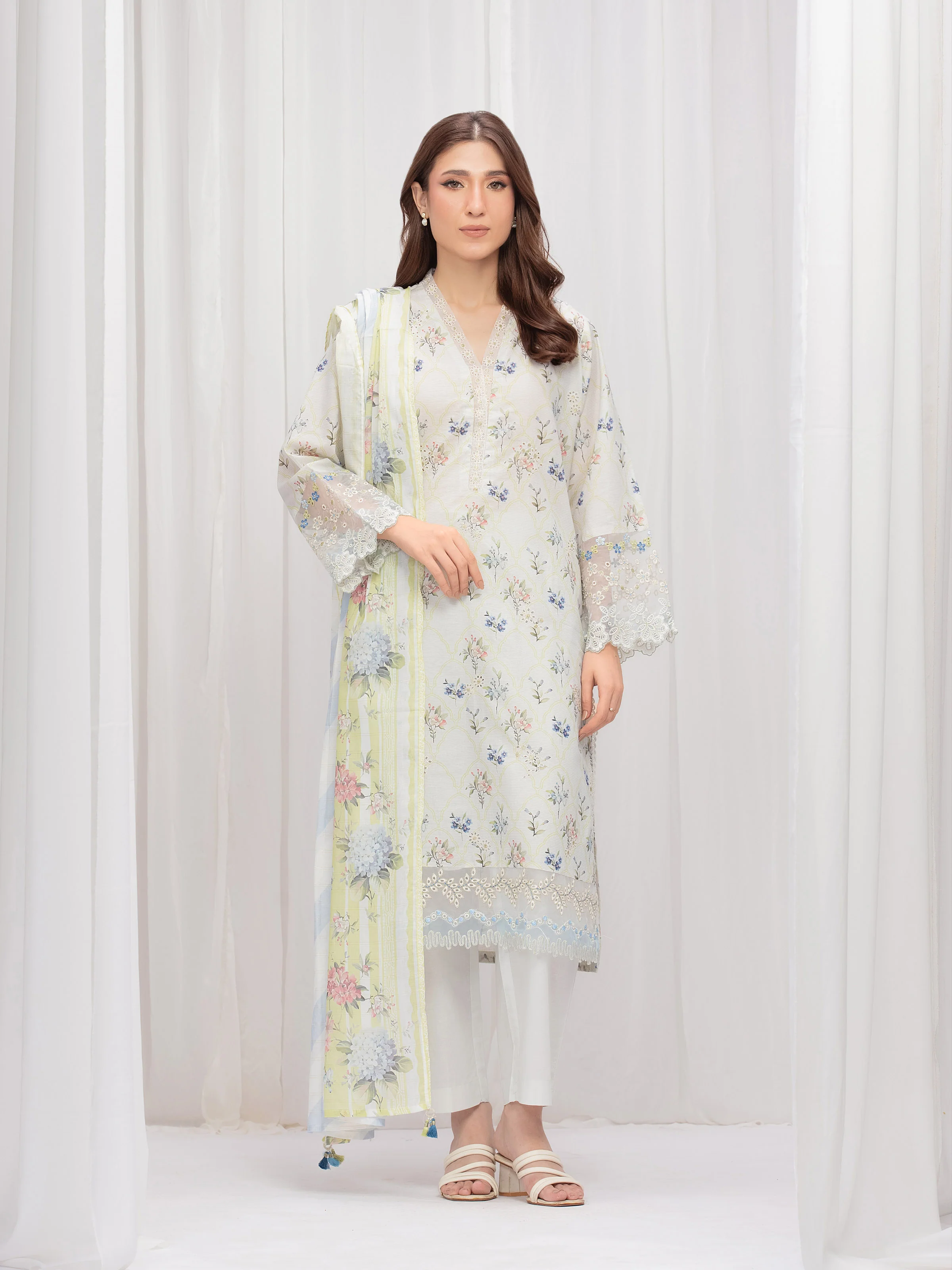 Embroidered Lawn Suit - EWTKE5-82337-3P