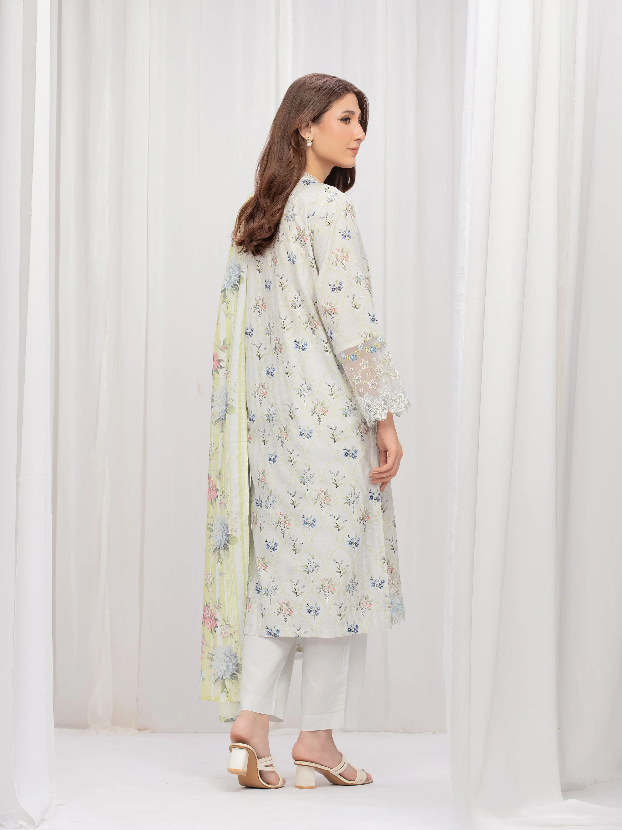 Embroidered Lawn Suit - EWTKE5-82337-3P - Image 6