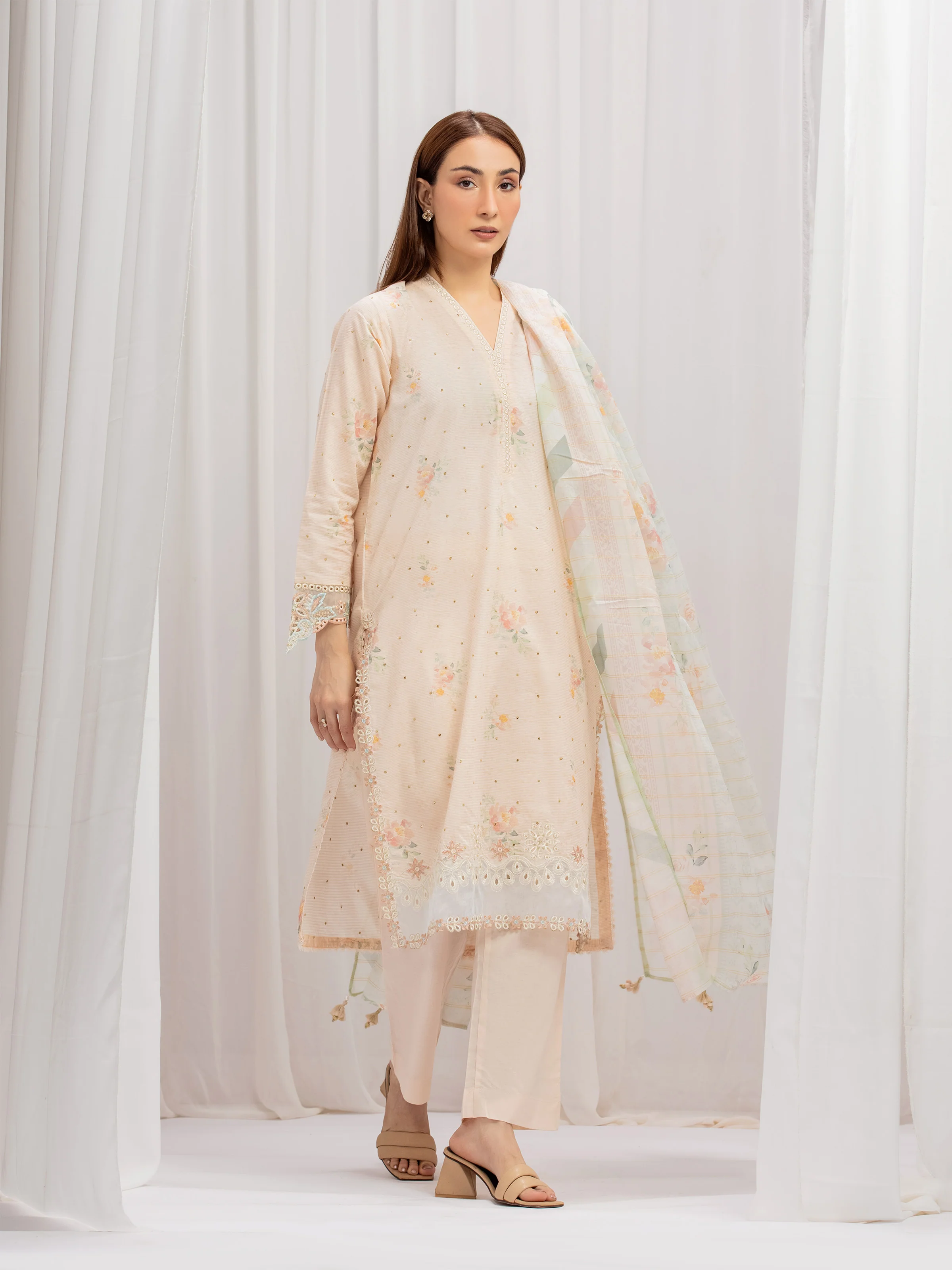 Embroidered Lawn Suit - EWTKE5-82338-3P - Image 5