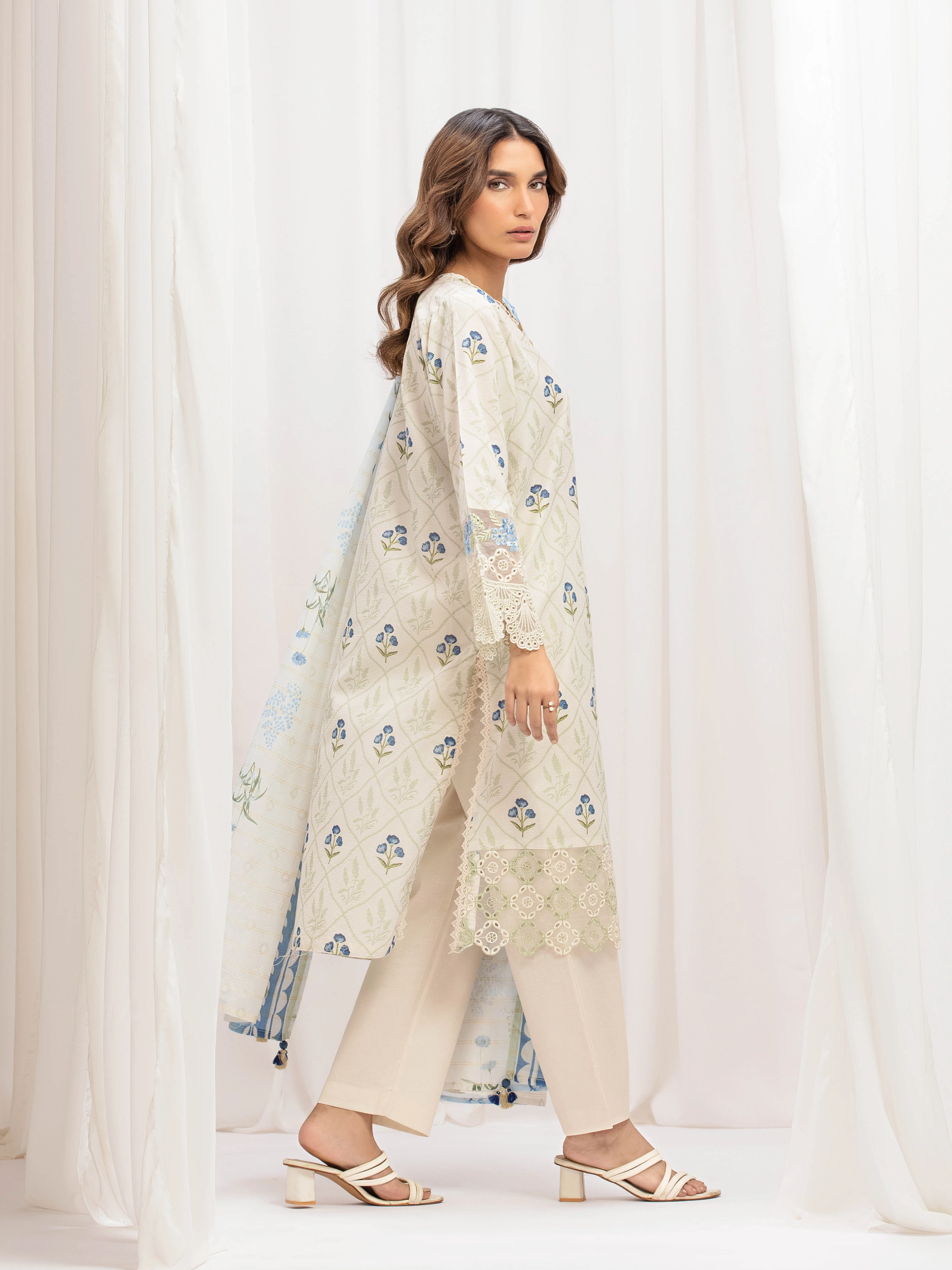 Embroidered Lawn Suit - EWTKE5-82339-3P - Image 4