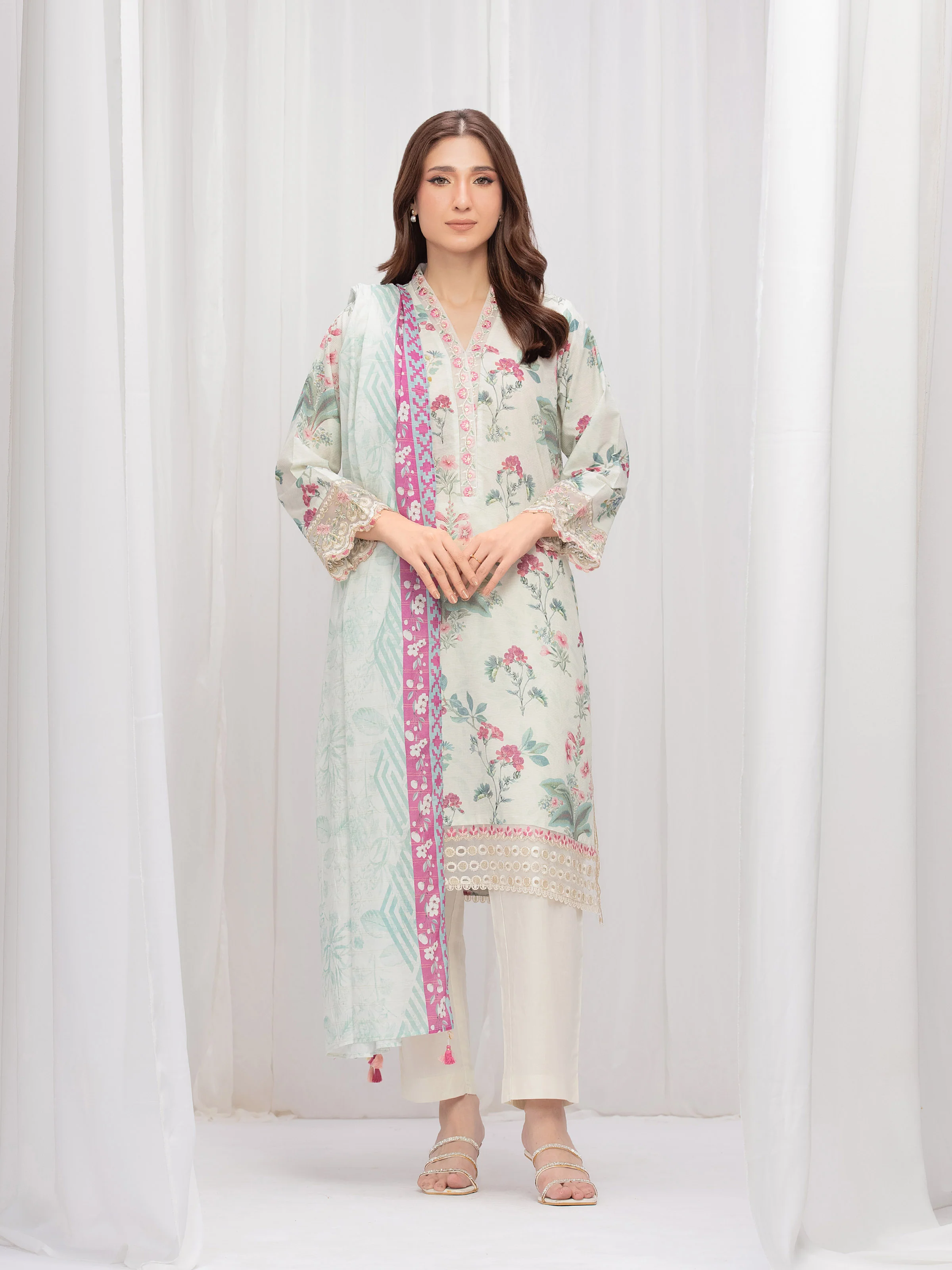 Embroidered Lawn Suit - EWTKE5-82343-3P