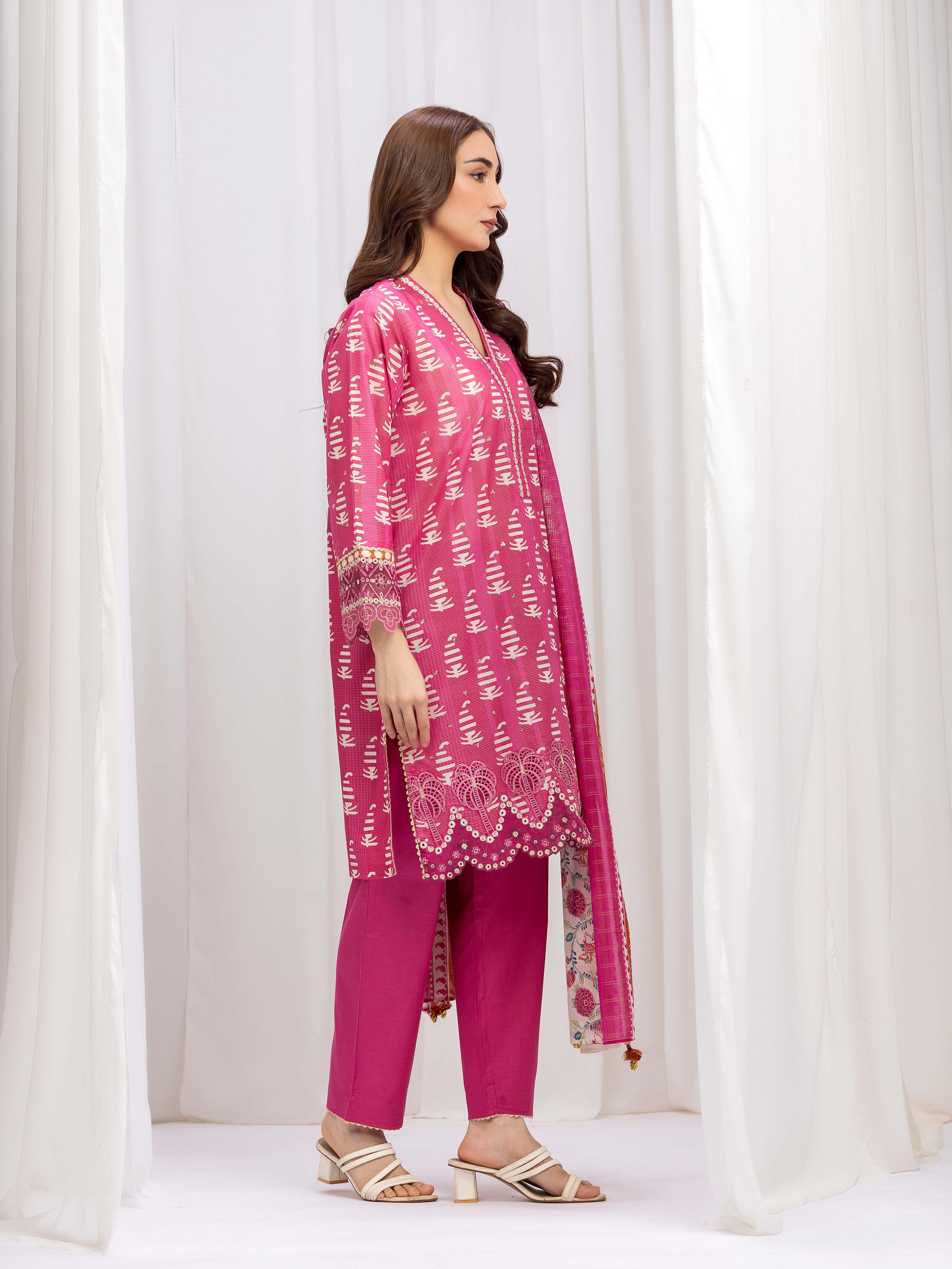 Embroidered Lawn Suit - EWTKE5-82348-3P - Image 5