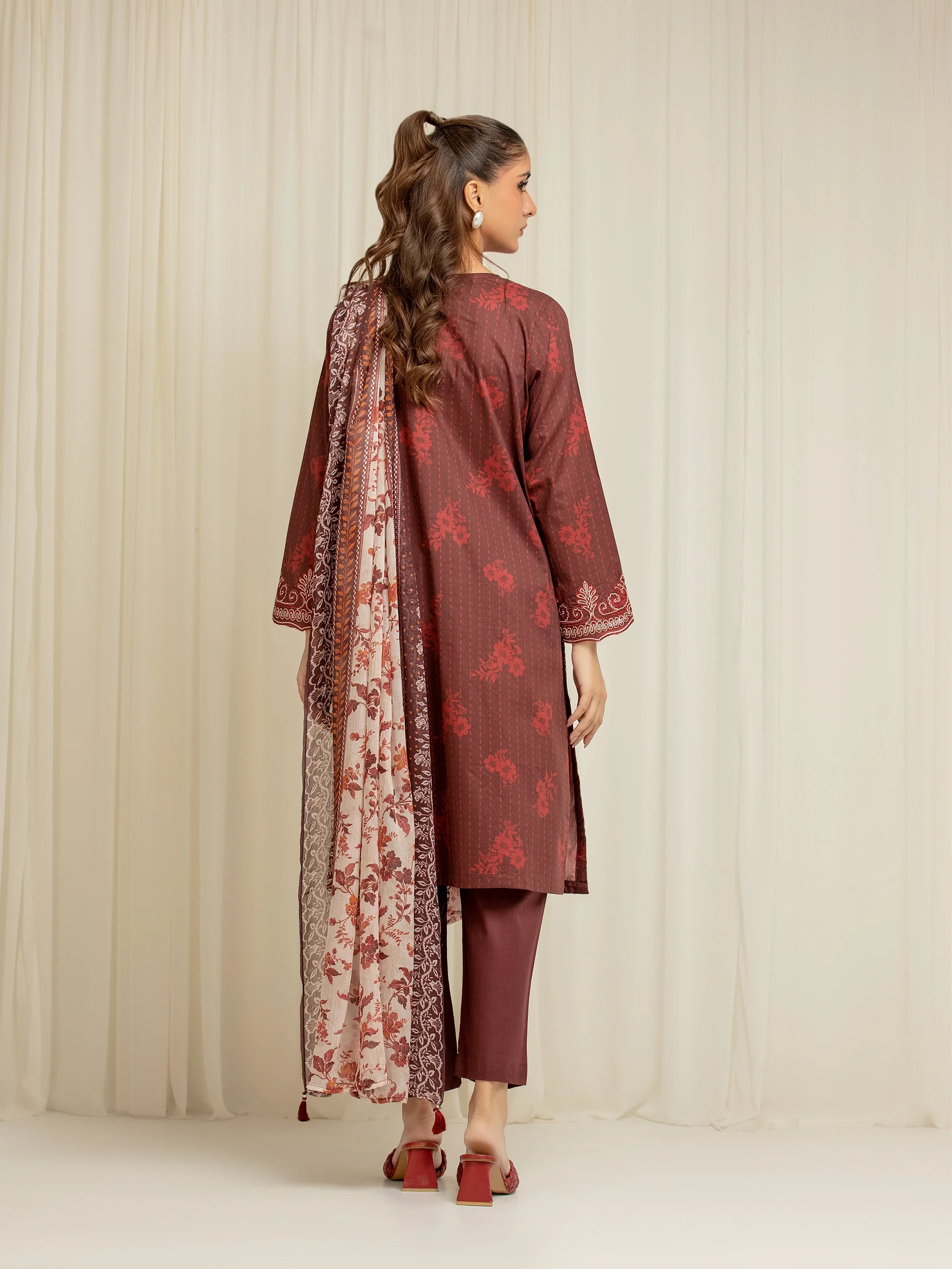 Embroidered Lawn Suit - EWTKE5-83007-3P - Image 6