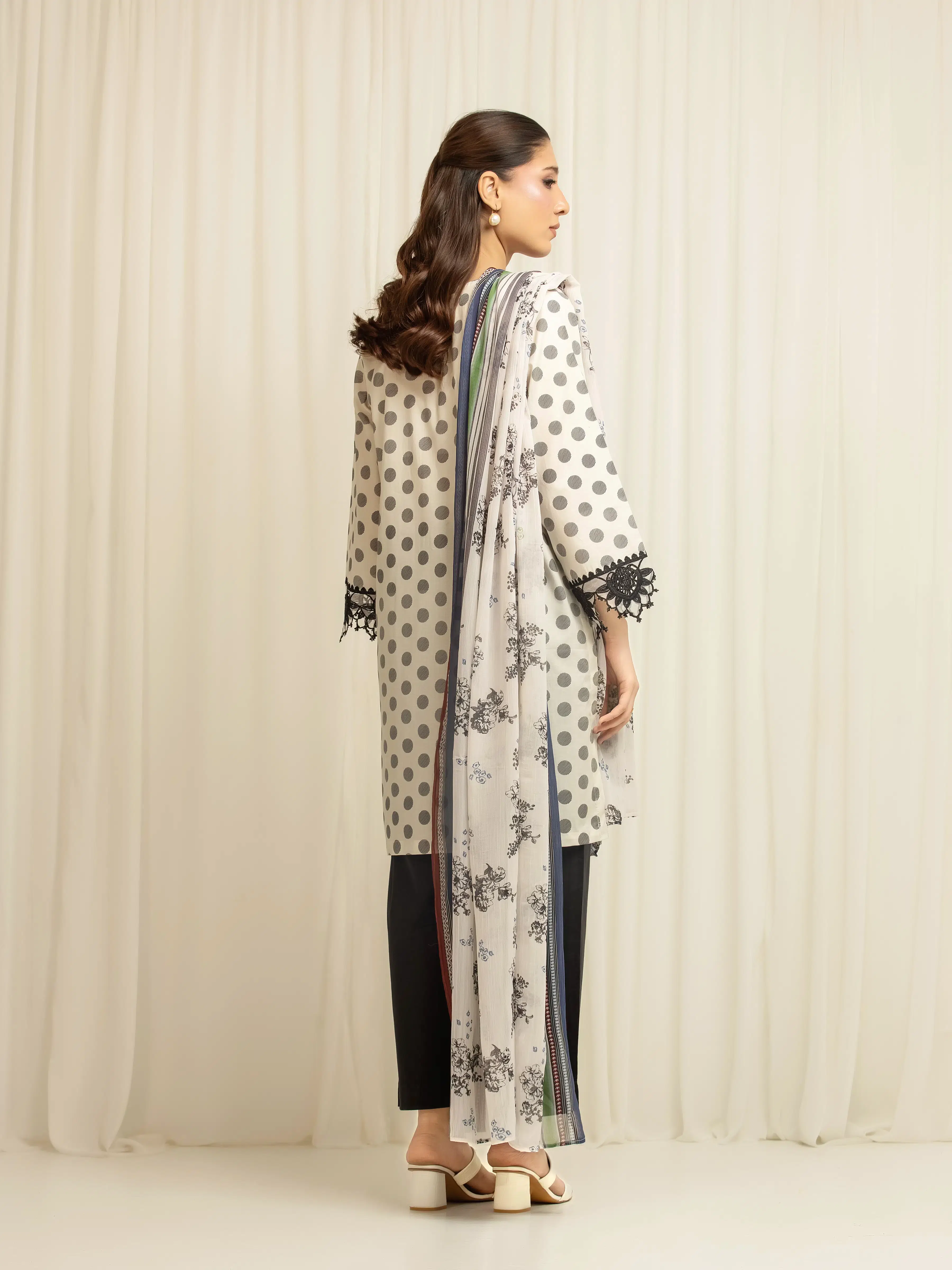Embroidered Cambric Suit - EWTKE5-85001-3P - Image 6