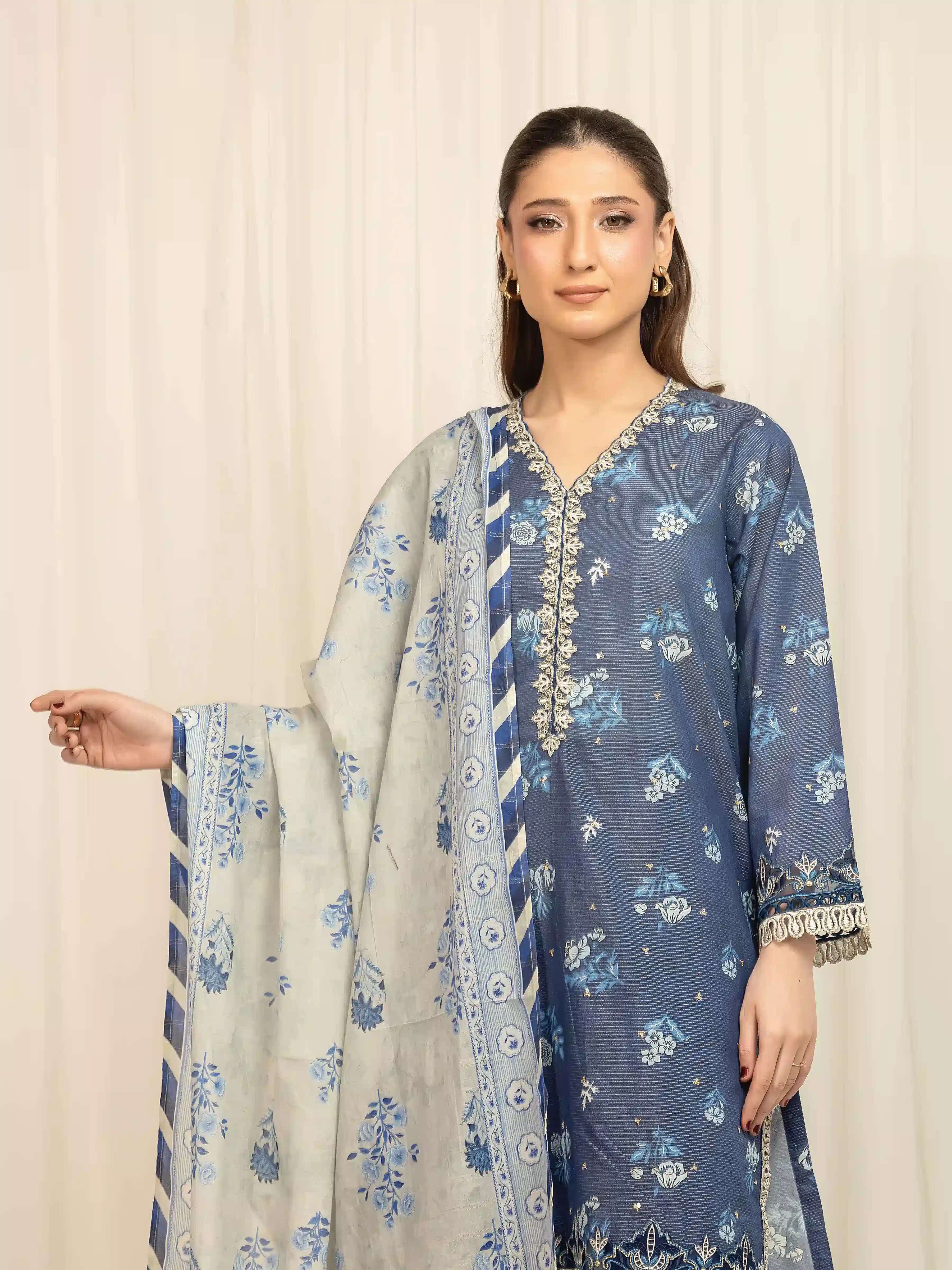 Embroidered Lawn Suit - EWTKE5-82332-3P - Image 2