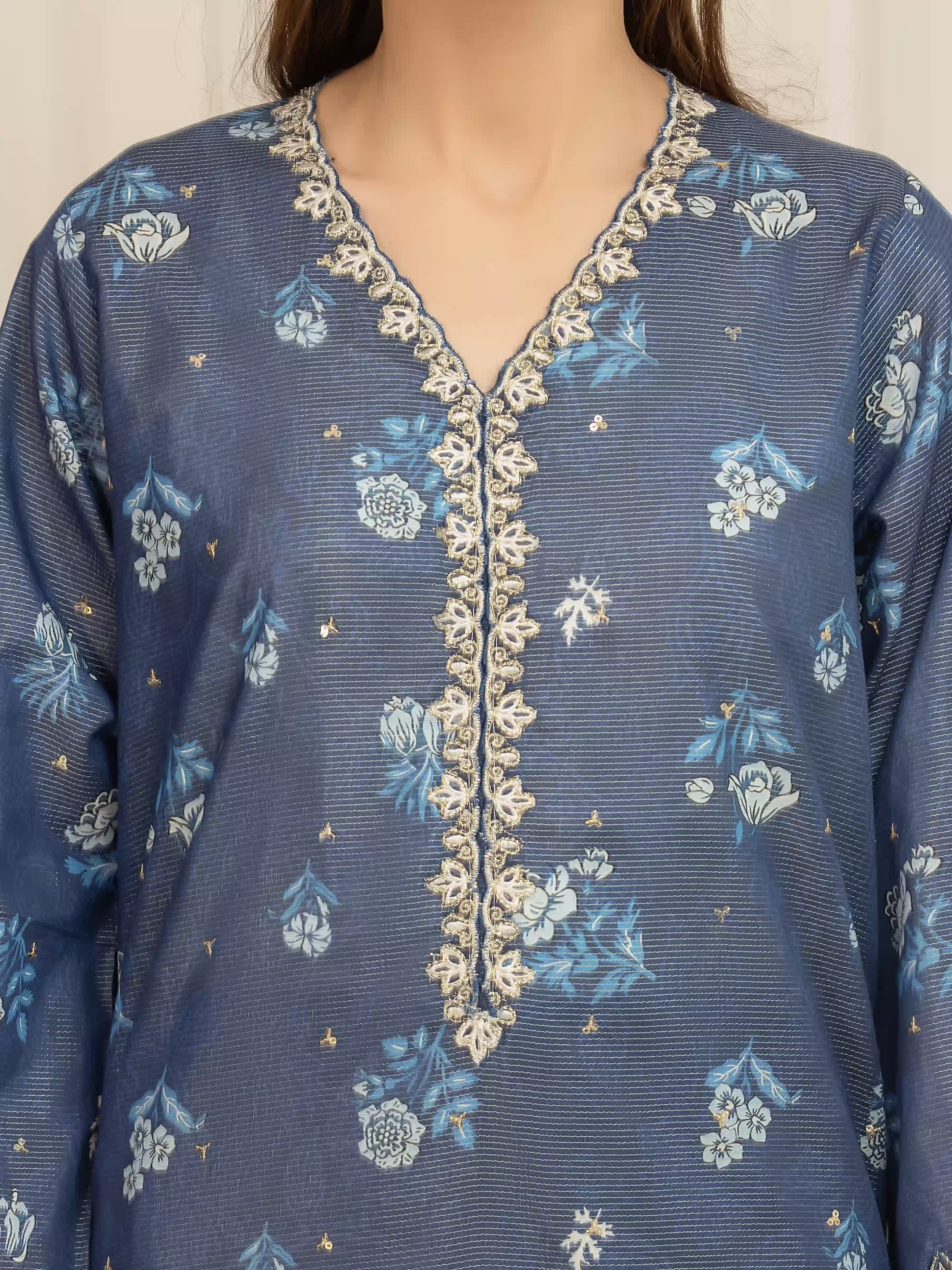 Embroidered Lawn Suit - EWTKE5-82332-3P - Image 3