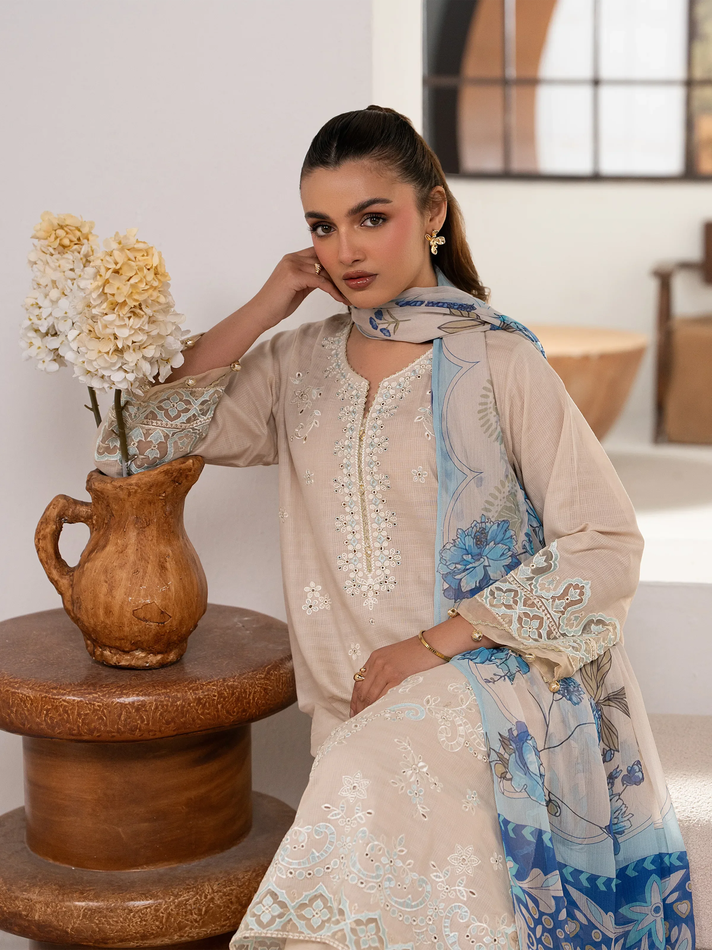 Embroidered Slub Lawn Suit - EWTKE5-82409-3P - Image 3