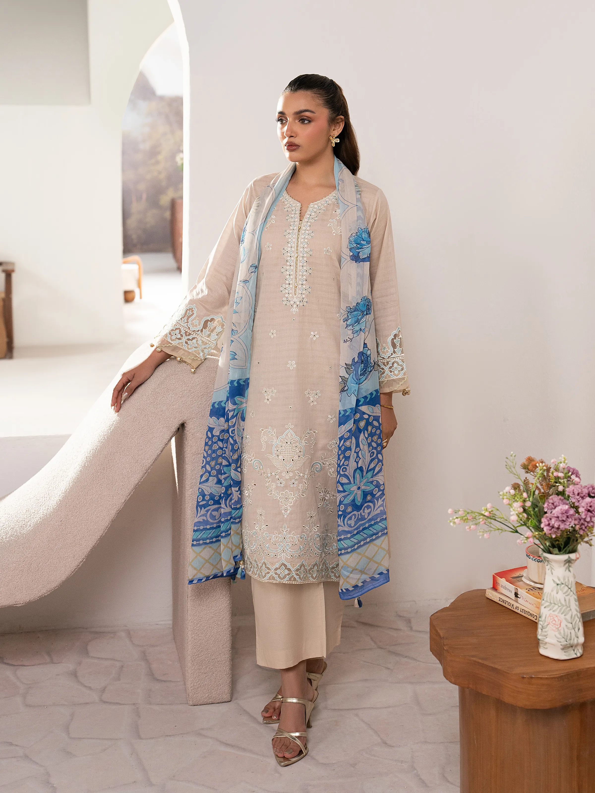 Embroidered Slub Lawn Suit - EWTKE5-82409-3P - Image 5
