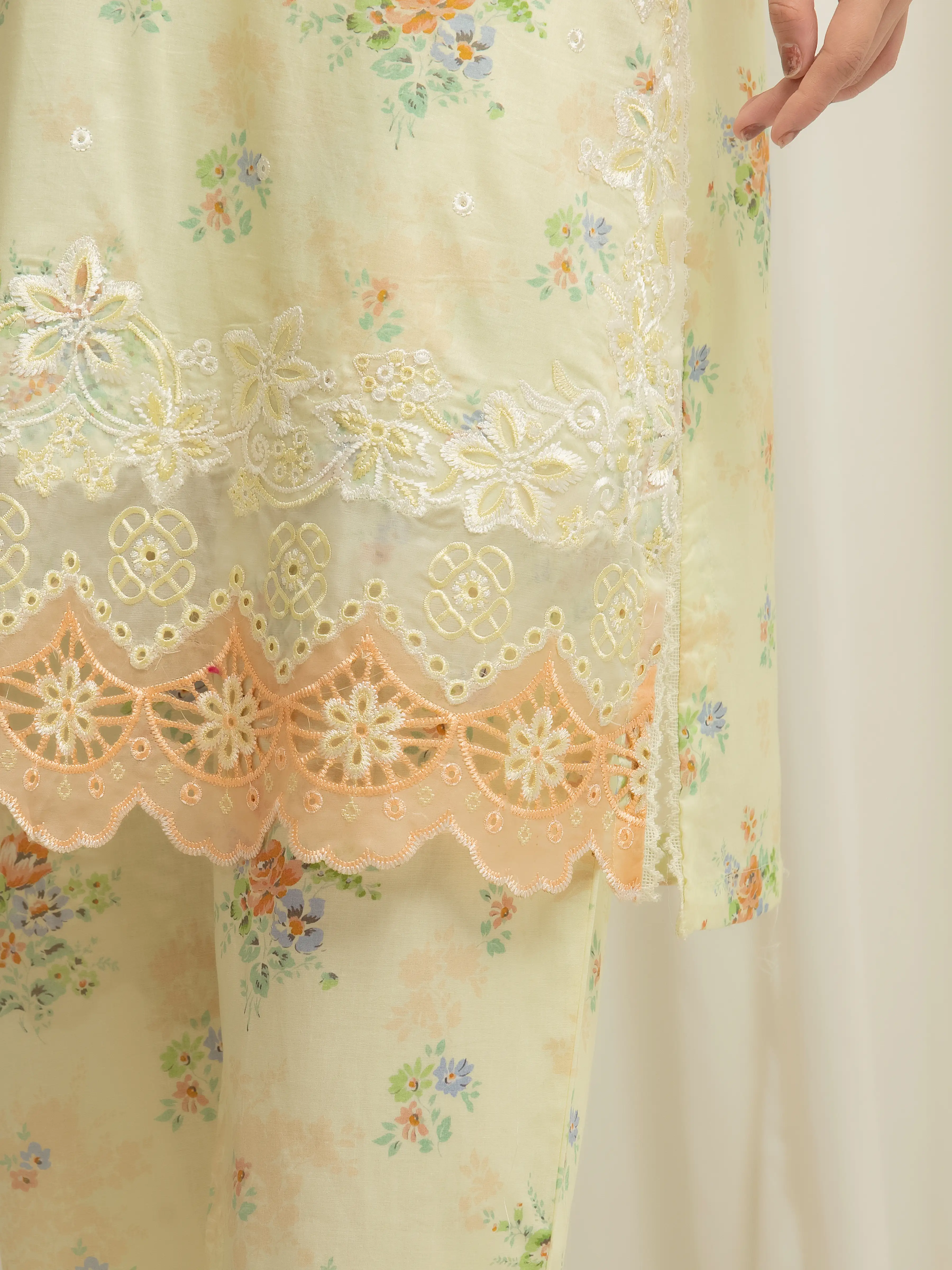 Embroidered Lawn Suit - EWTKE5-82498-3P - Image 5
