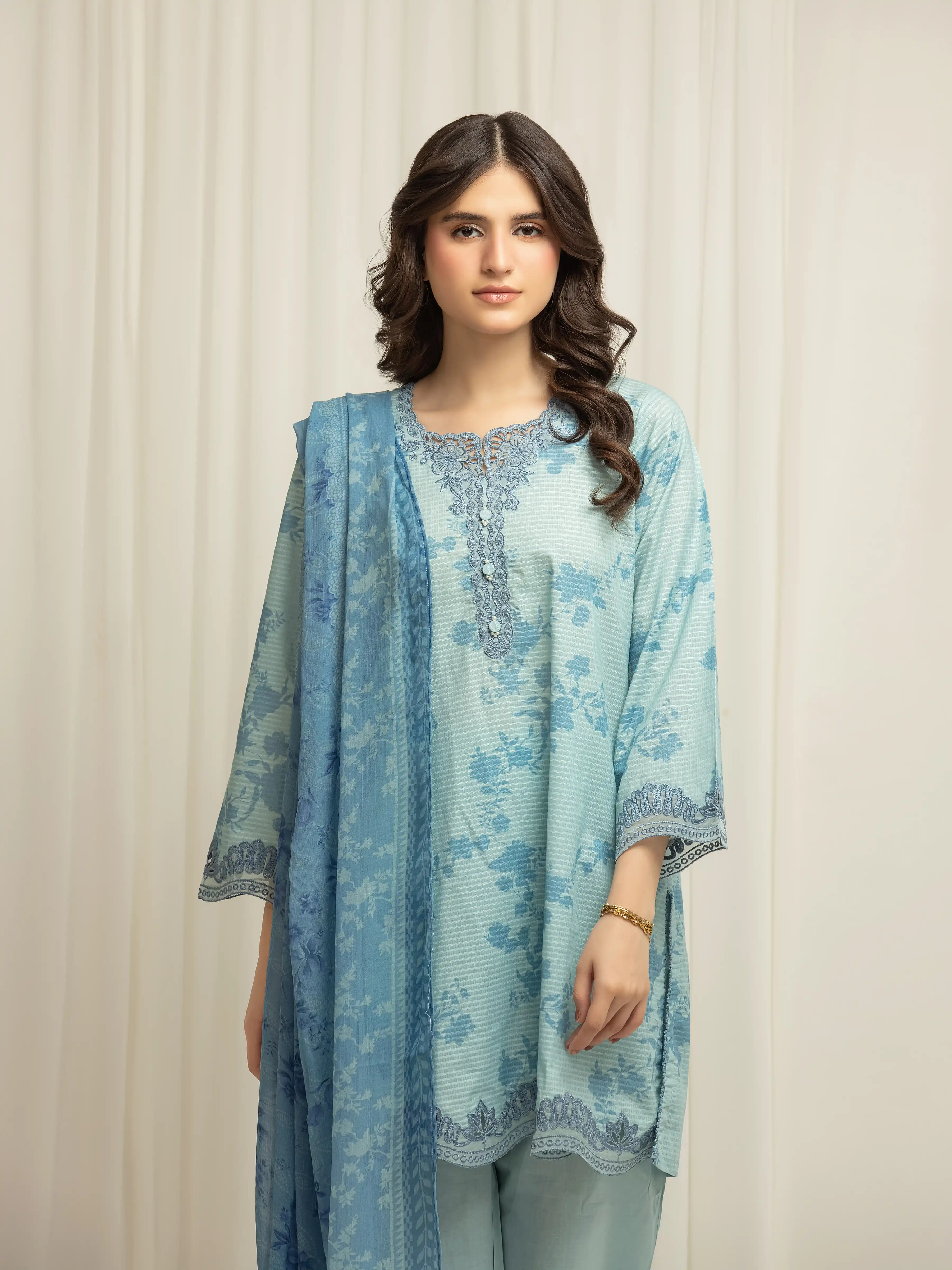 Embroidered Lawn Suit - EWTKE5-83008-3P - Image 2