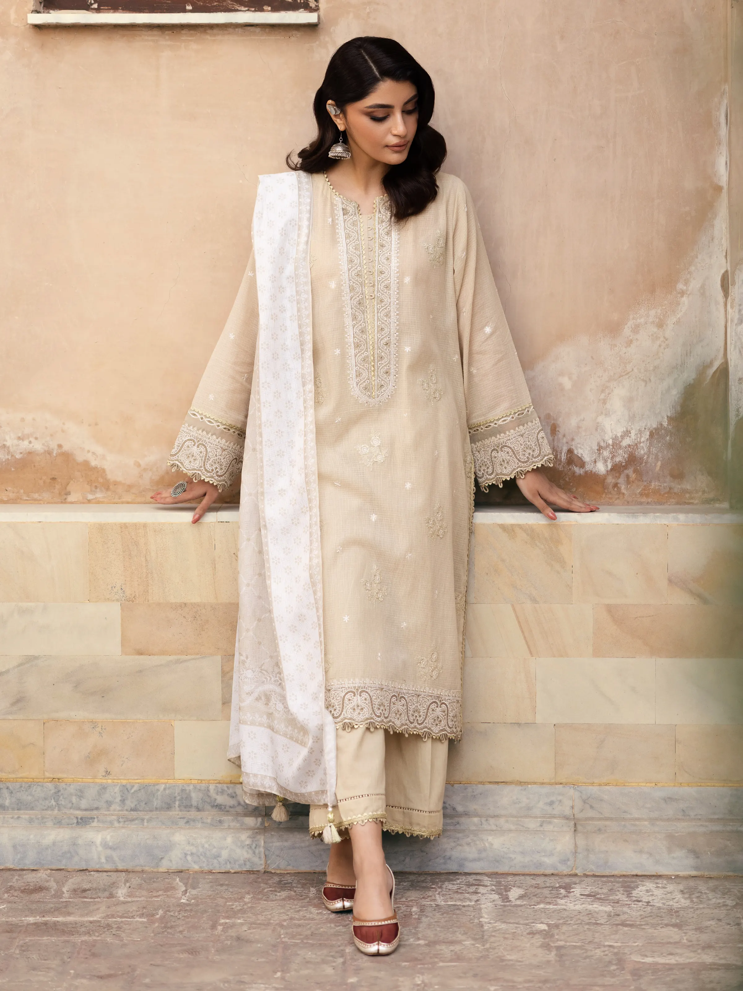 Embroidered Lawn Suit - EWU5V1-31249-3P - Image 3