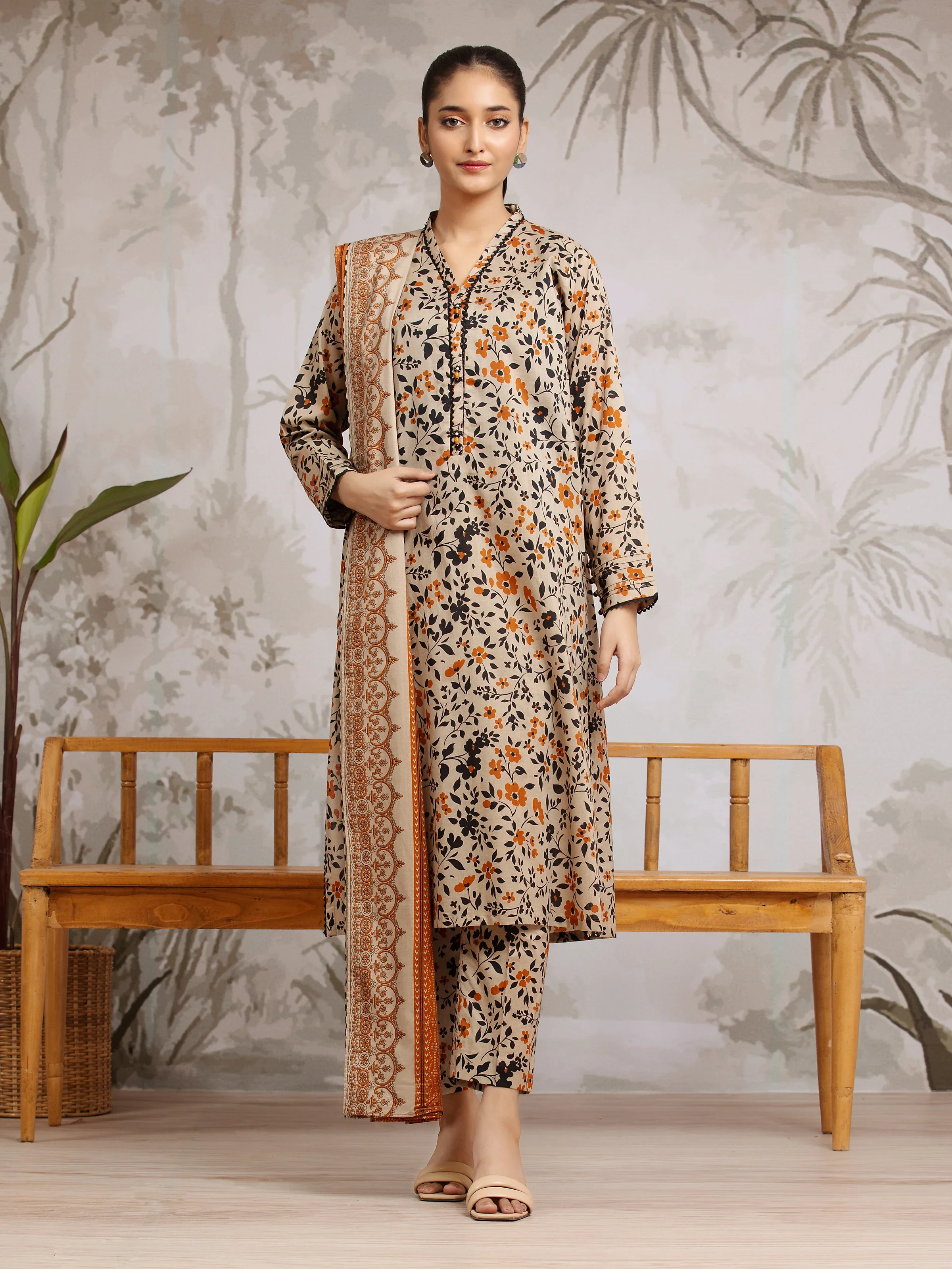 Printed Khaddar Suit - EWU24A3-29807-3P