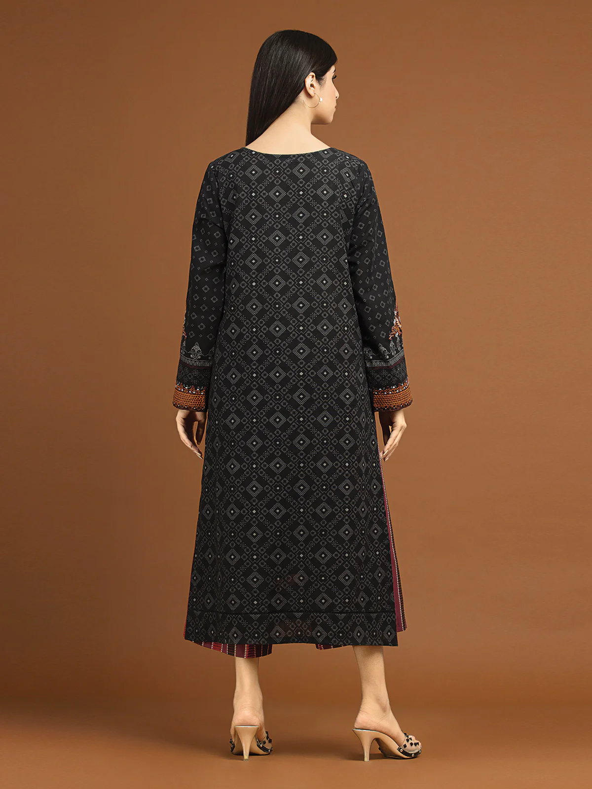 Embroidered Khaddar Shirt - EWU22V11-25036S - Image 2