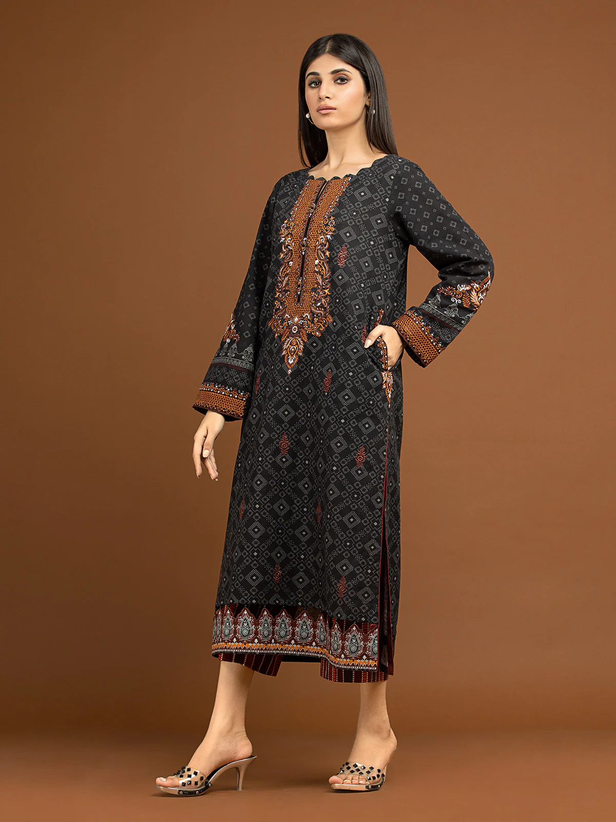 Embroidered Khaddar Shirt - EWU22V11-25036S - Image 3