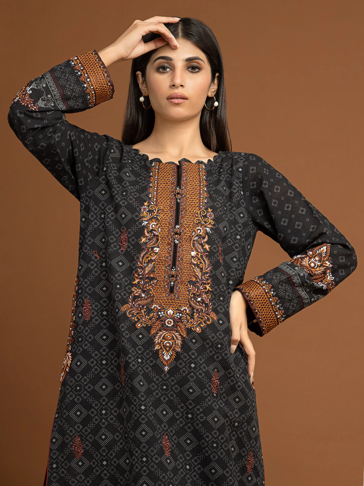 Embroidered Khaddar Shirt - EWU22V11-25036S - Image 4
