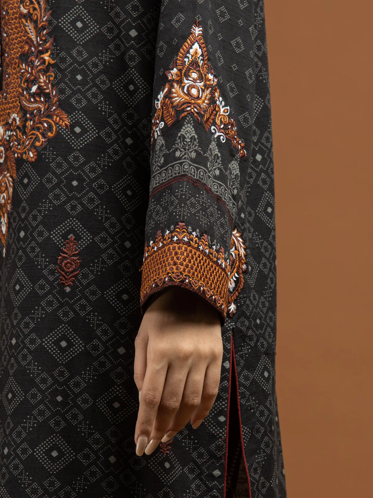 Embroidered Khaddar Shirt - EWU22V11-25036S - Image 6