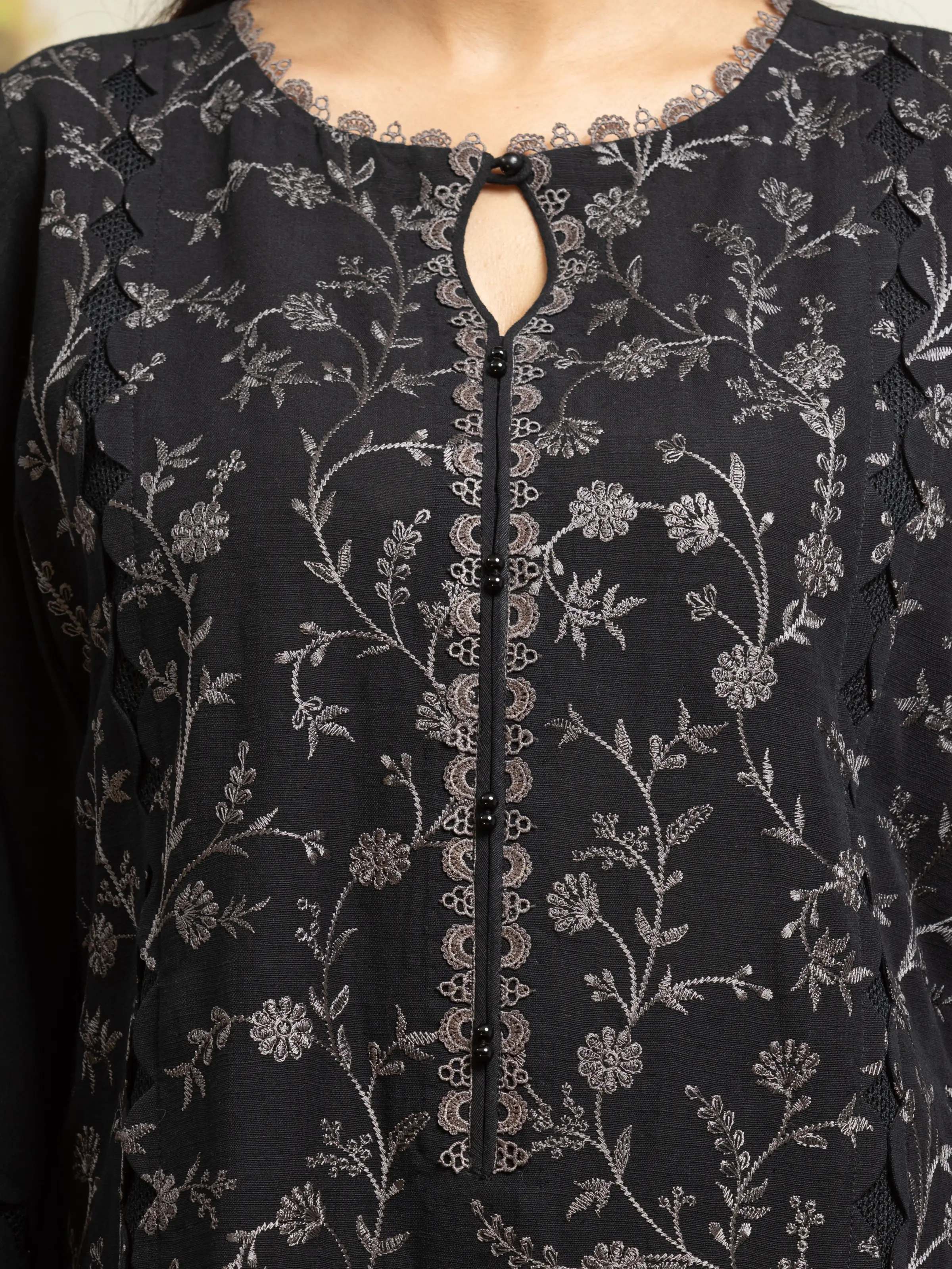 Embroidered Khaddar Suit - EWU24V11-30303-3P - Image 3