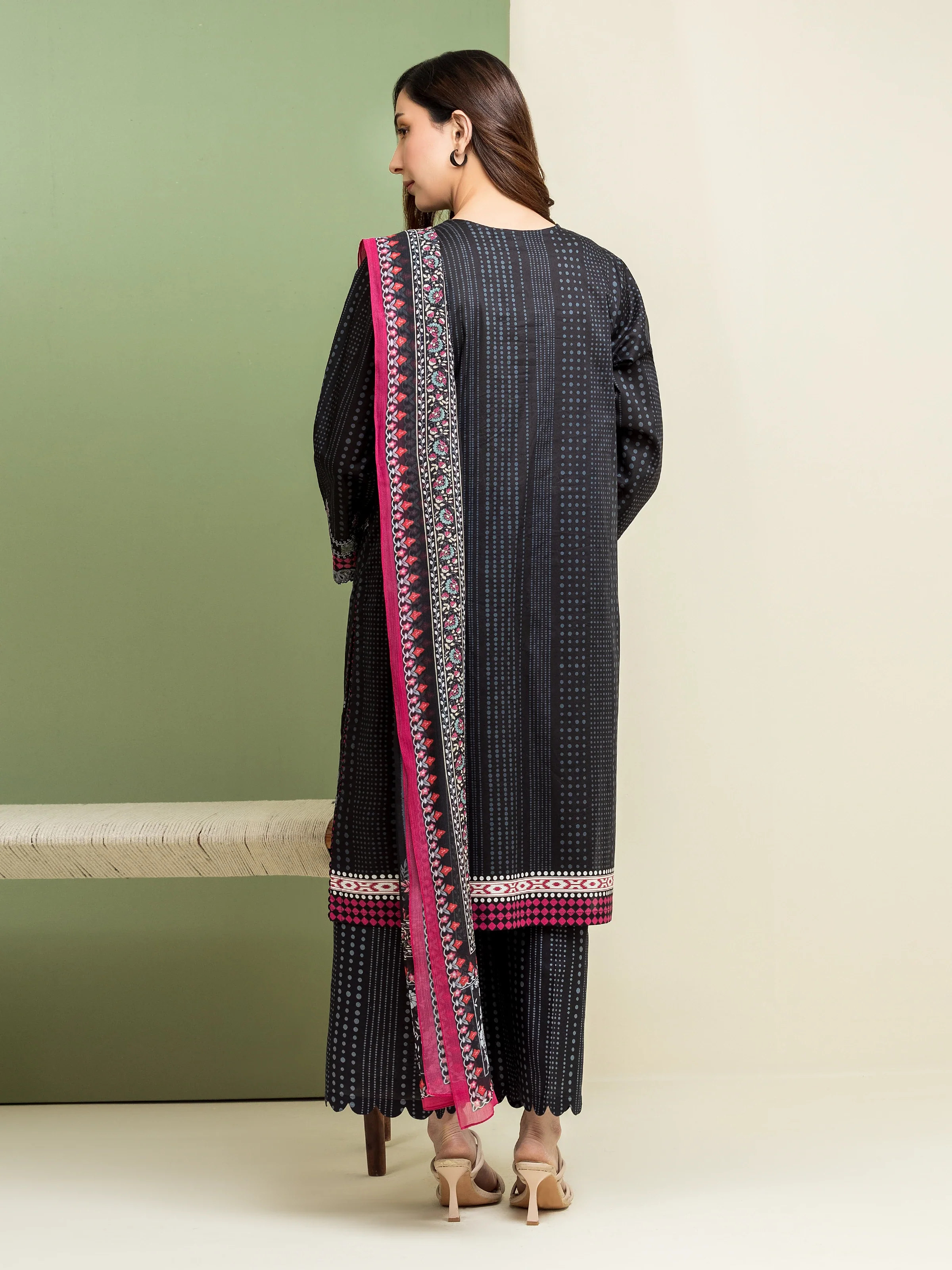 Embroidered Lawn Suit - EWU5V1-31097-3P - Image 6