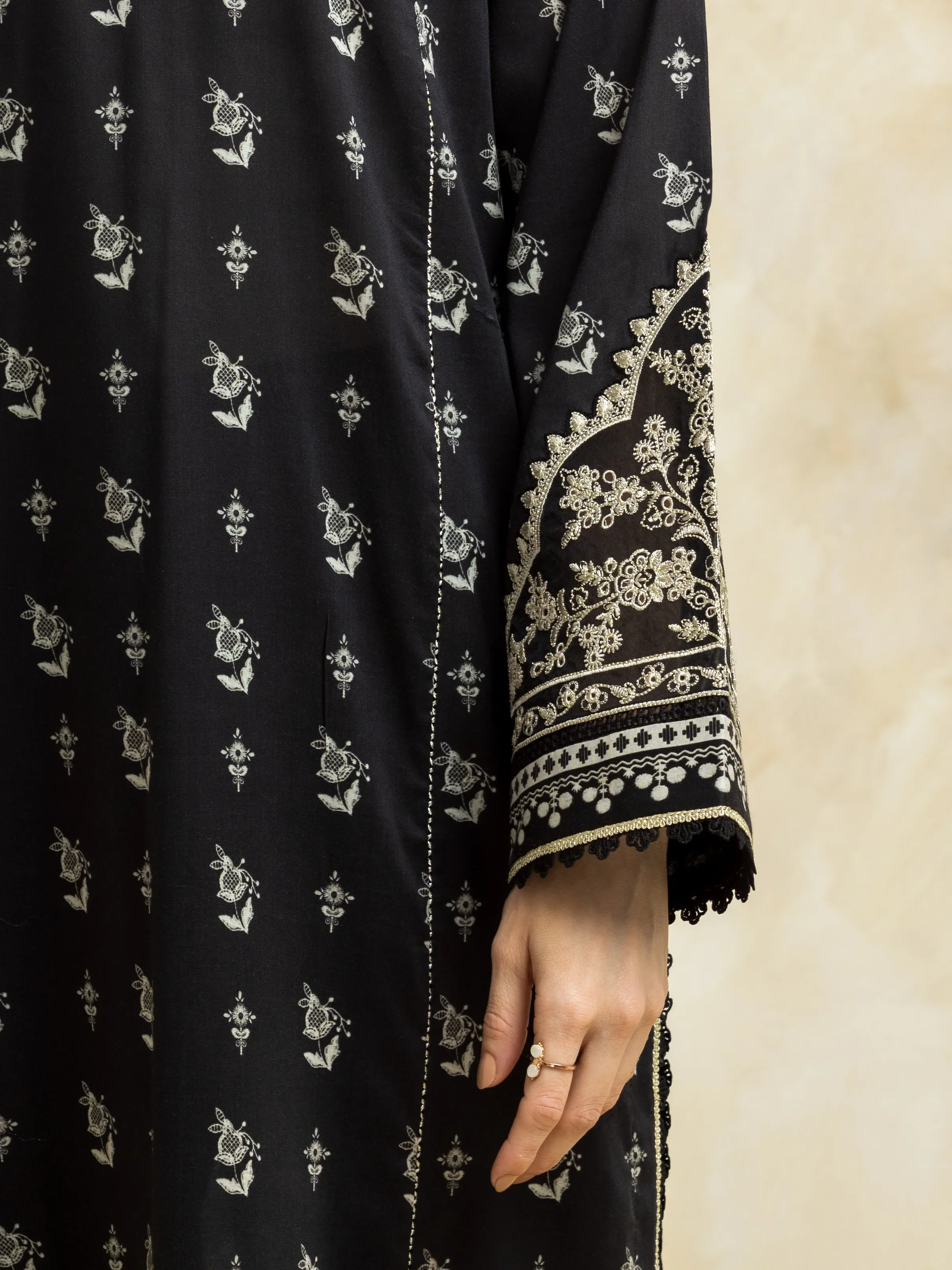Embroidered Lawn Suit - EWU5V1-31189-3P - Image 3