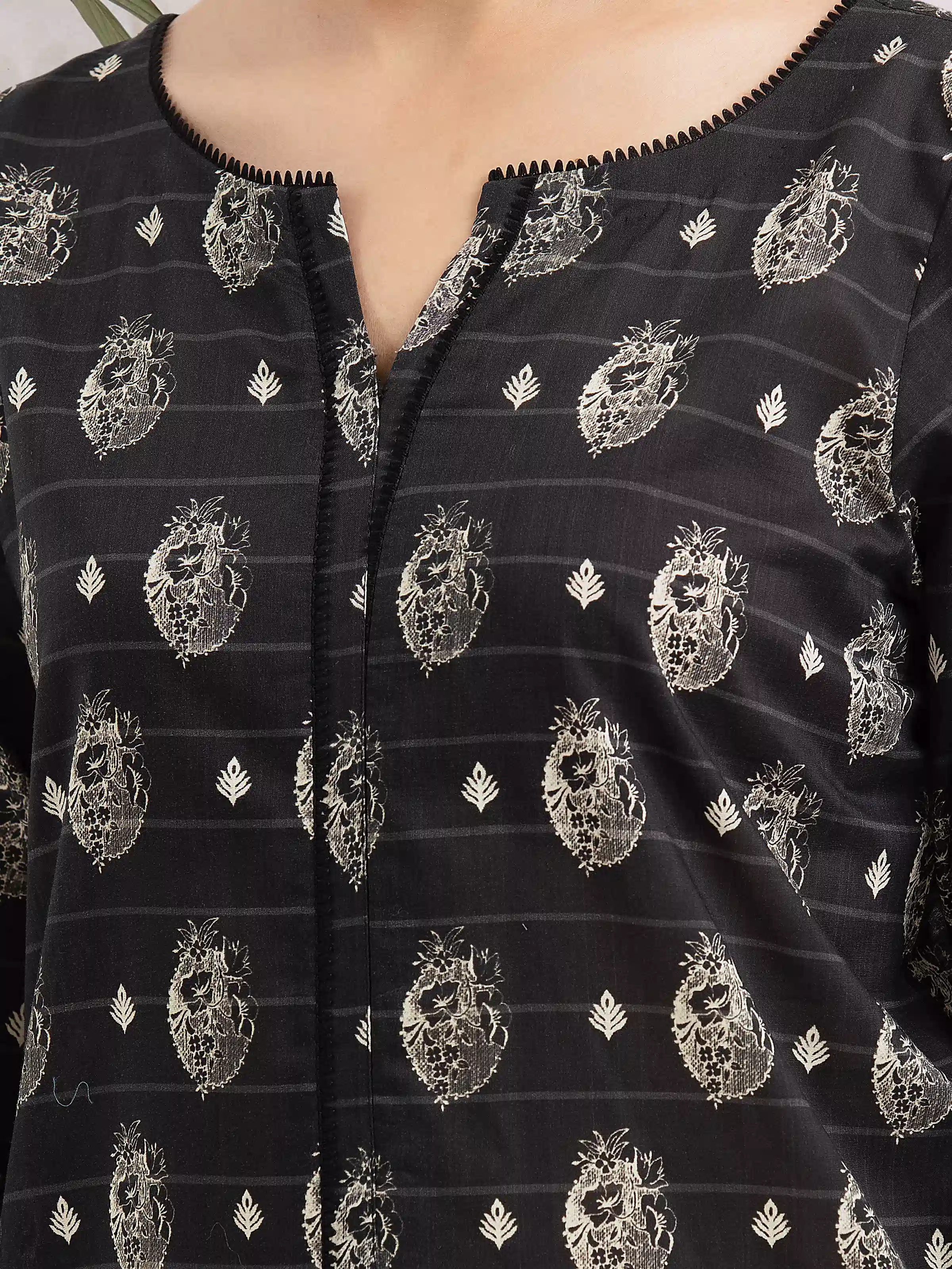 Printed Khaddar Shirt Dupatta - EWU5M2-199SD - Image 2