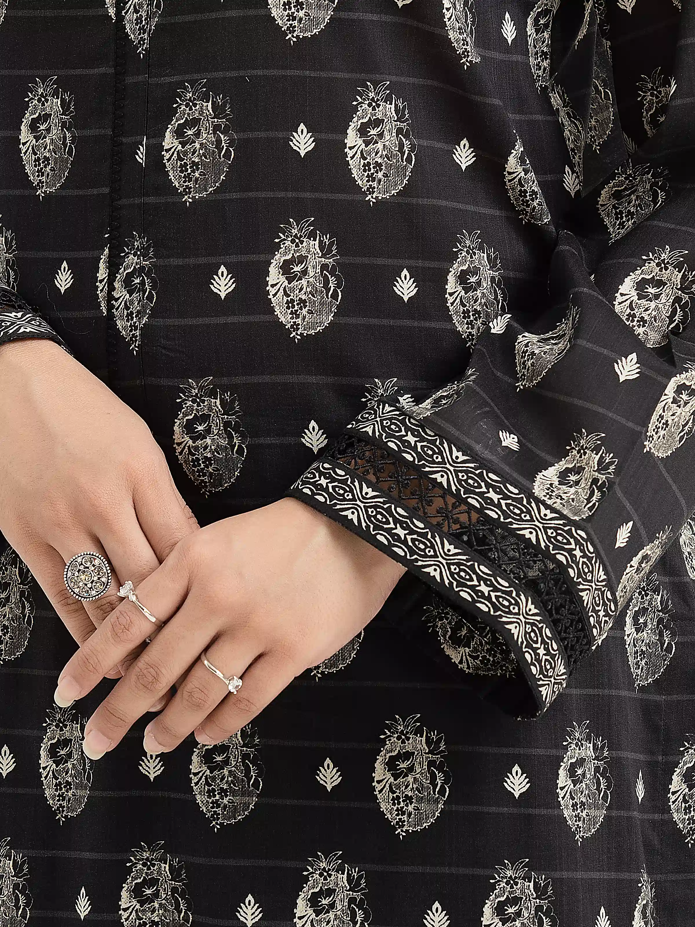 Printed Khaddar Shirt Dupatta - EWU5M2-199SD - Image 3