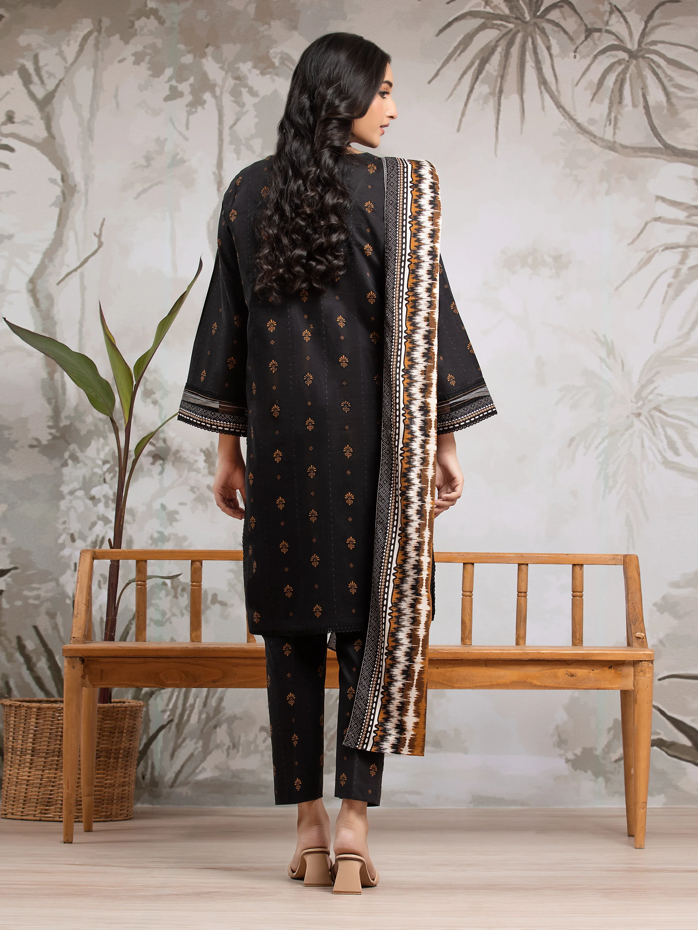 Printed Khaddar Suit - EWU24A3-29591-3P - Image 2