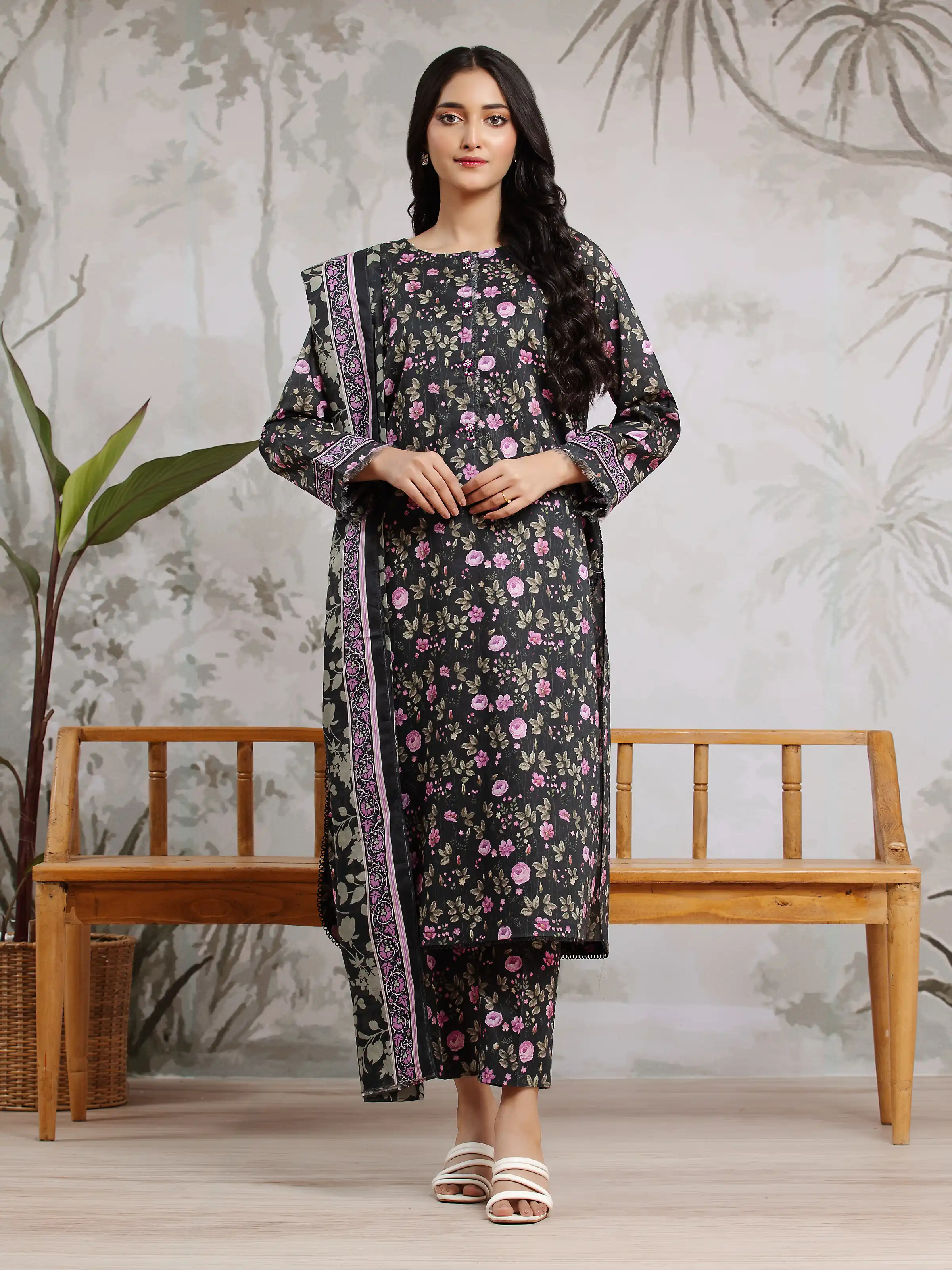 Printed Khaddar Suit - EWU24A3-29809-3P