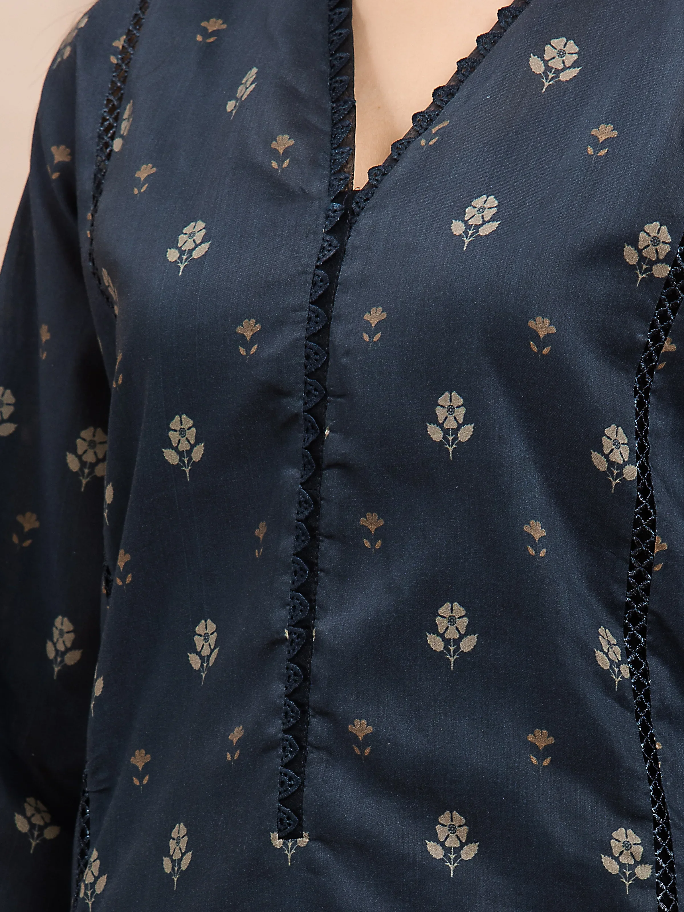 Printed Khaddar Suit - EWU24M3-082-3P - Image 5