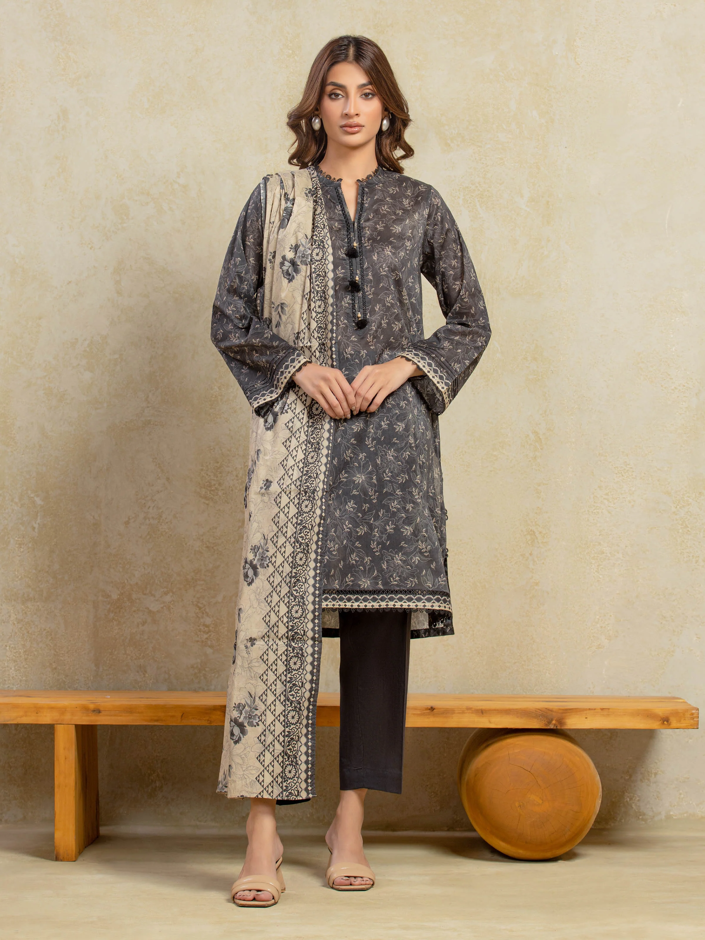 Printed Khaddar Suit - EWU5A3-35926-3P