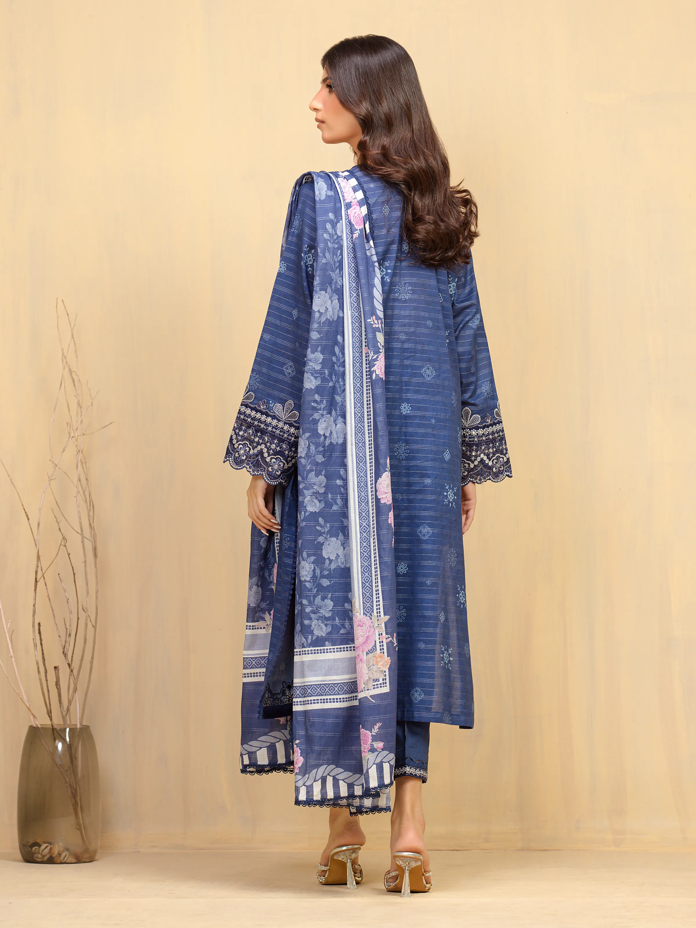 Embroidered Lawn Suit - EWU5V1-31881-3P - Image 6