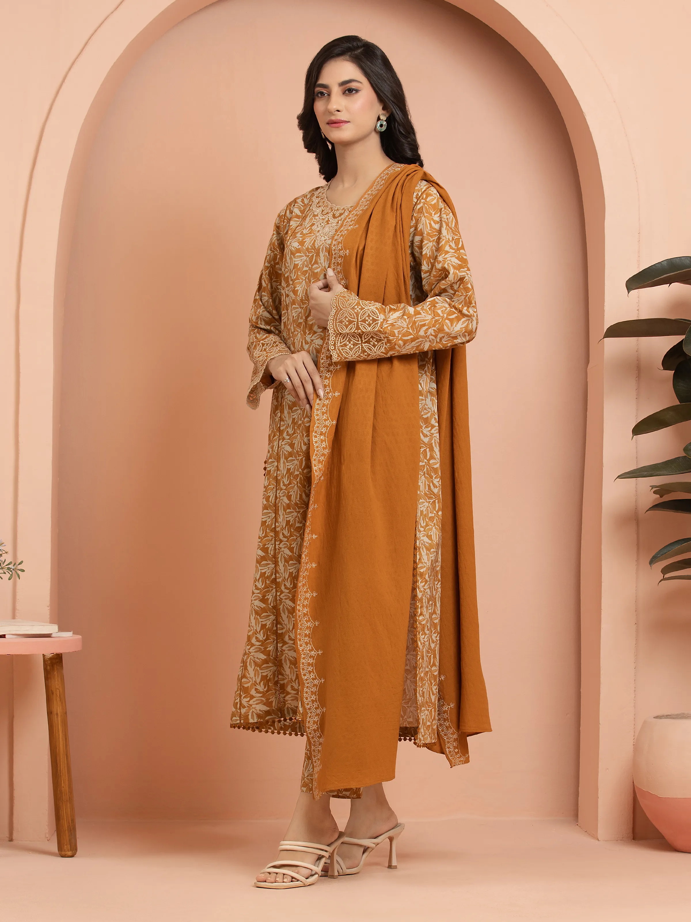 Embroidered Khaddar Suit - EWU24V11-30198-3P - Image 3