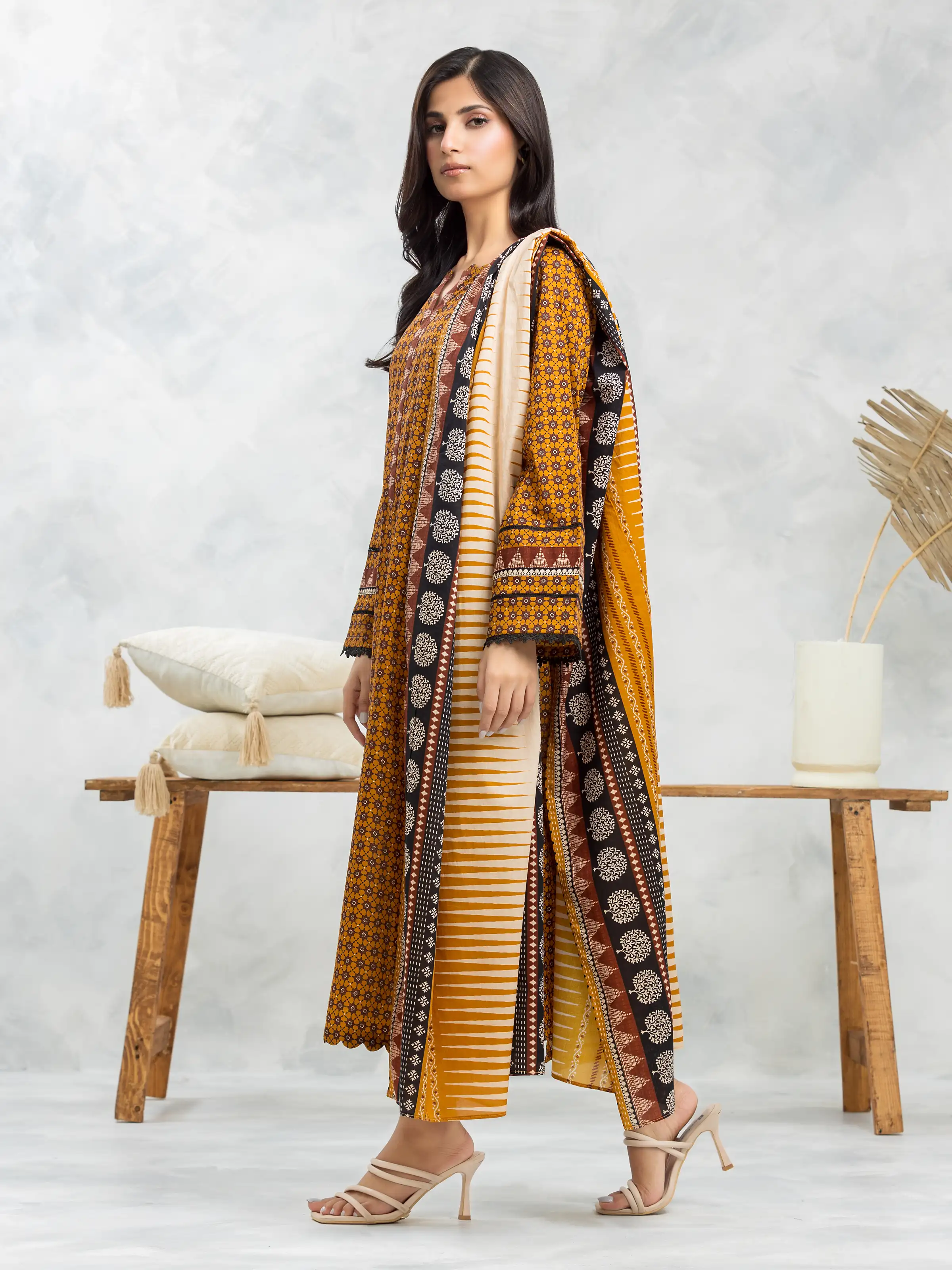 Printed Khaddar Suit - EWU24A3-28100-3P - Image 2