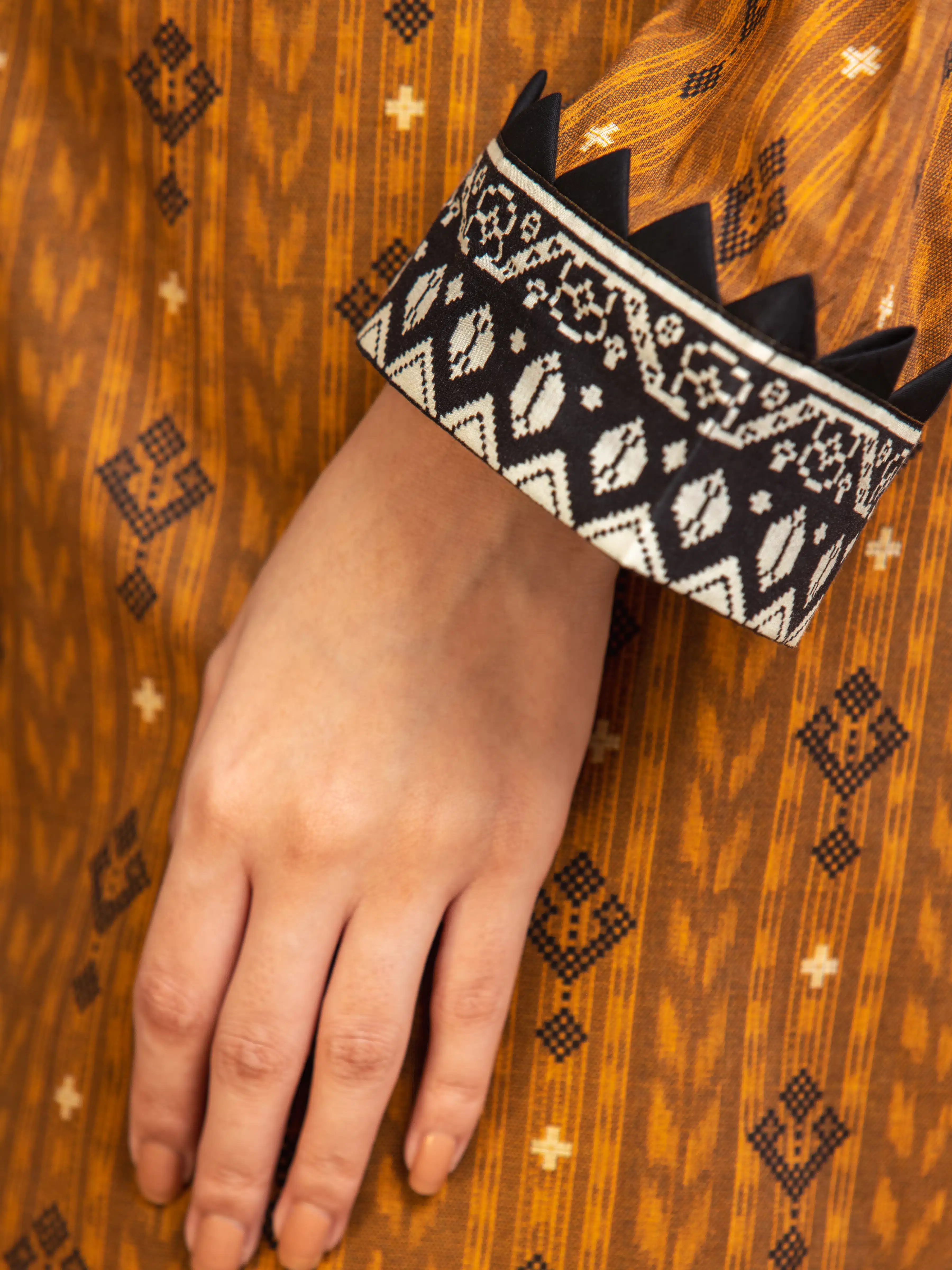 Printed Khaddar Suit - EWU24A3-27142-3P - Image 4
