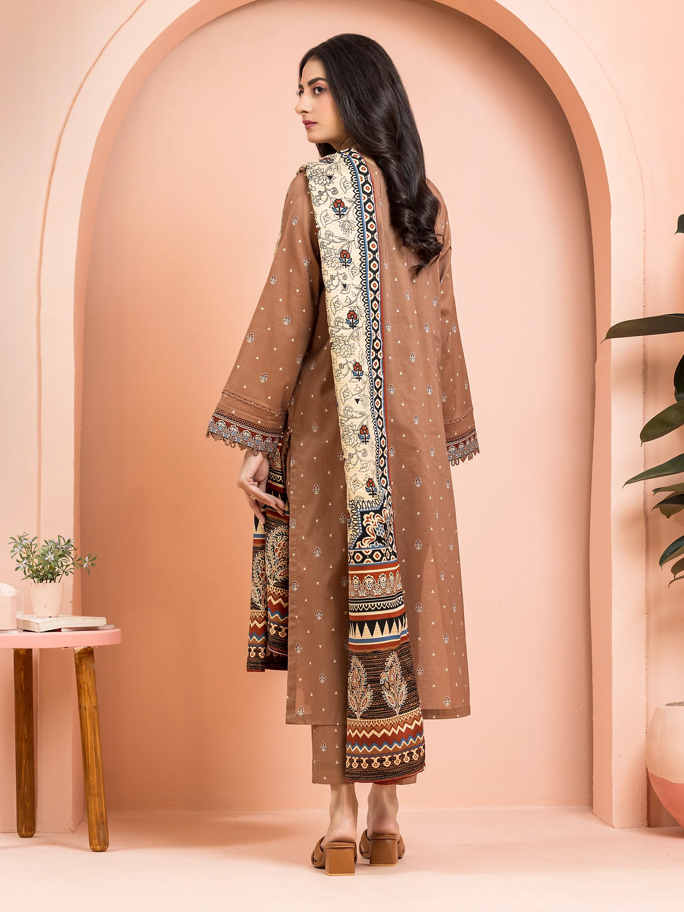 Printed Khaddar Shirt Dupatta - EWU24M3-081SD - Image 5