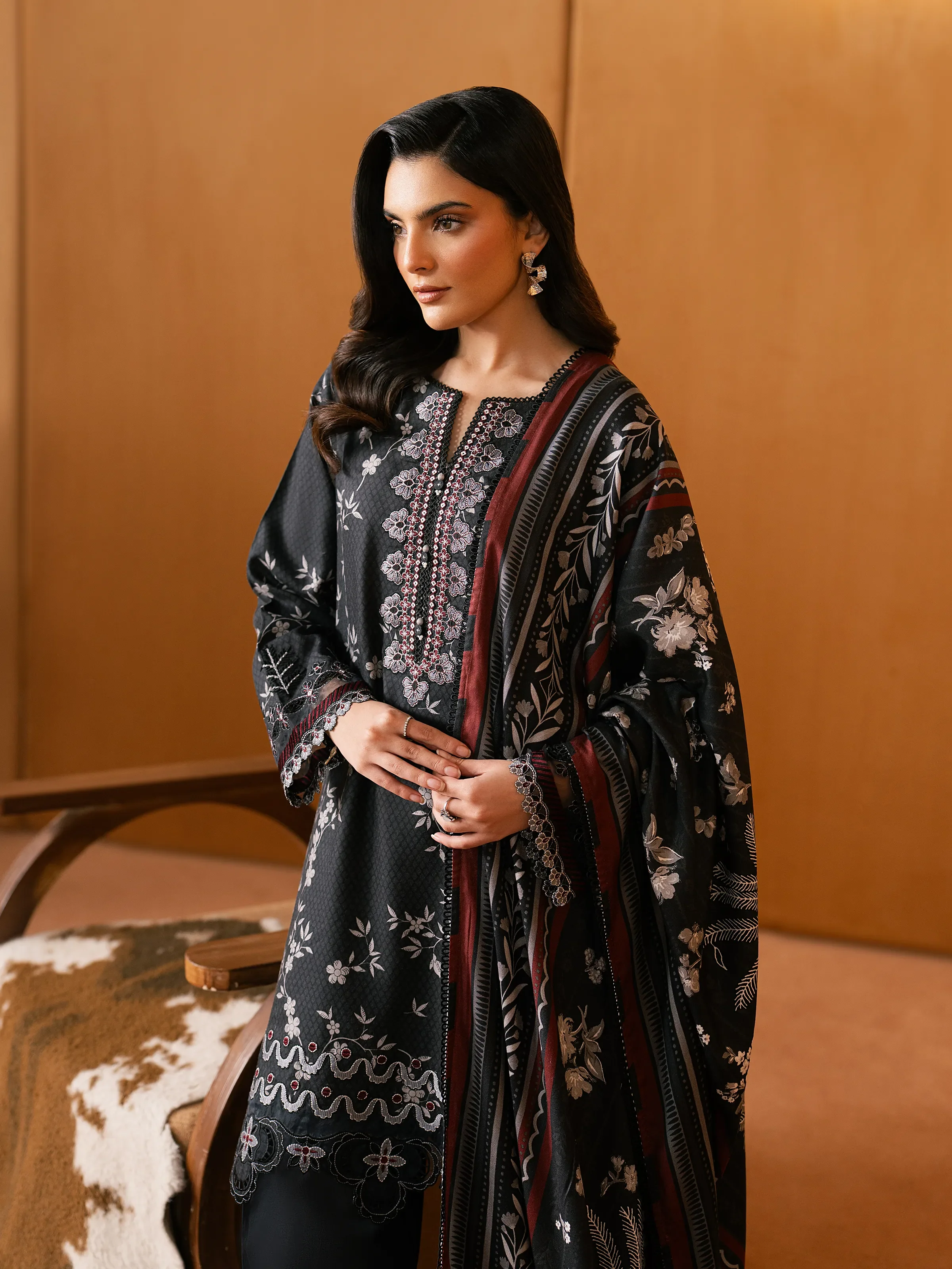 Embroidered Twill Viscose Suit - EWU5V20-32085-3P - Image 5