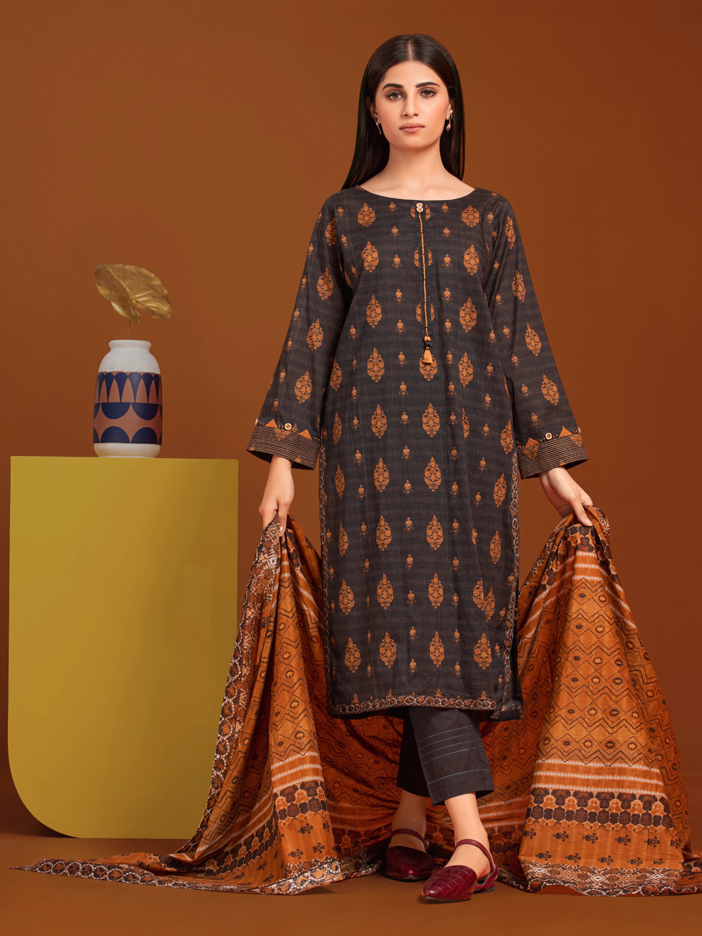 Printed Khaddar Suit - EWU24A3-27094-3P