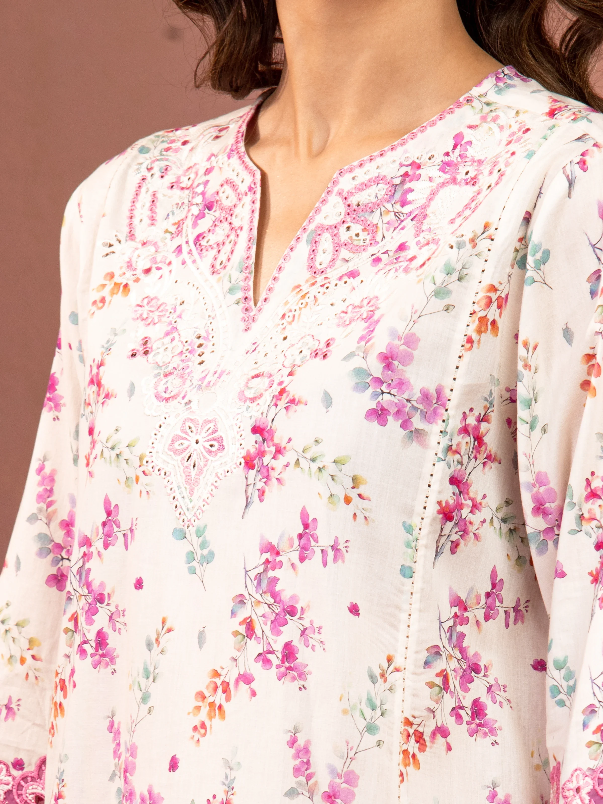 Embroidered Lawn Suit - EWU5V1-31457-3P - Image 3