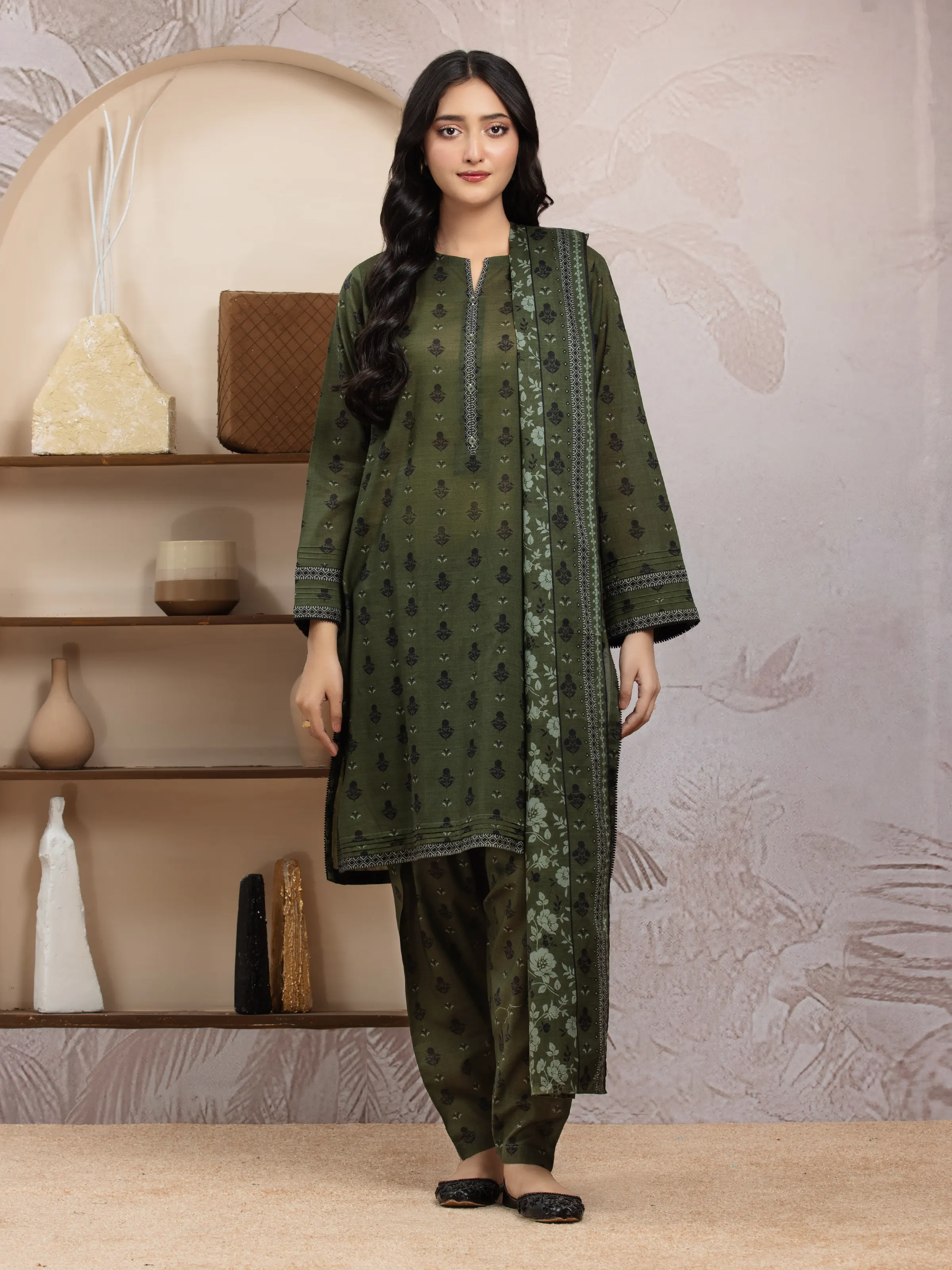Printed Khaddar Suit - EWU24A3-29833-3P