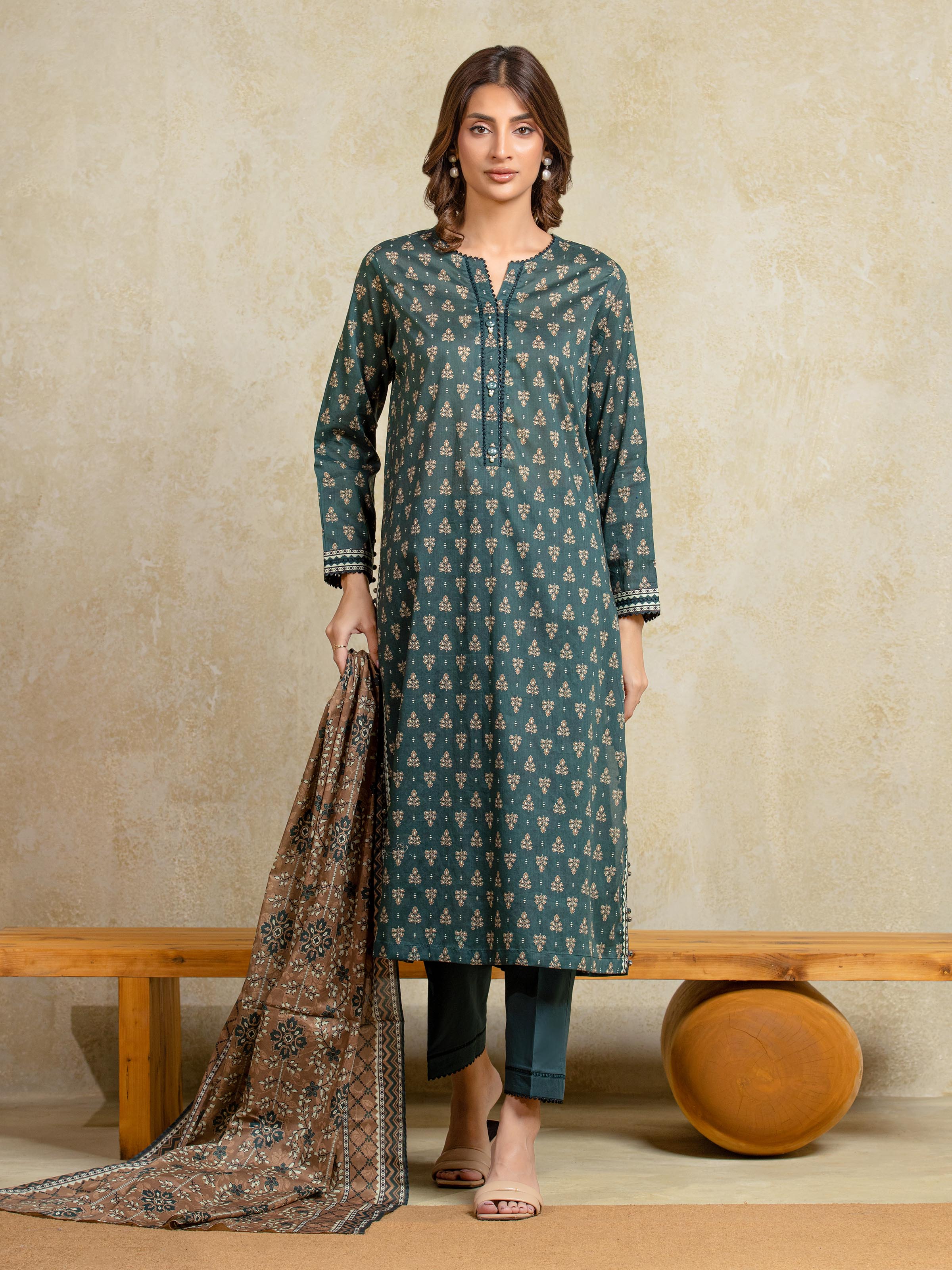 Printed Khaddar Suit - EWU5A3-35933-3P
