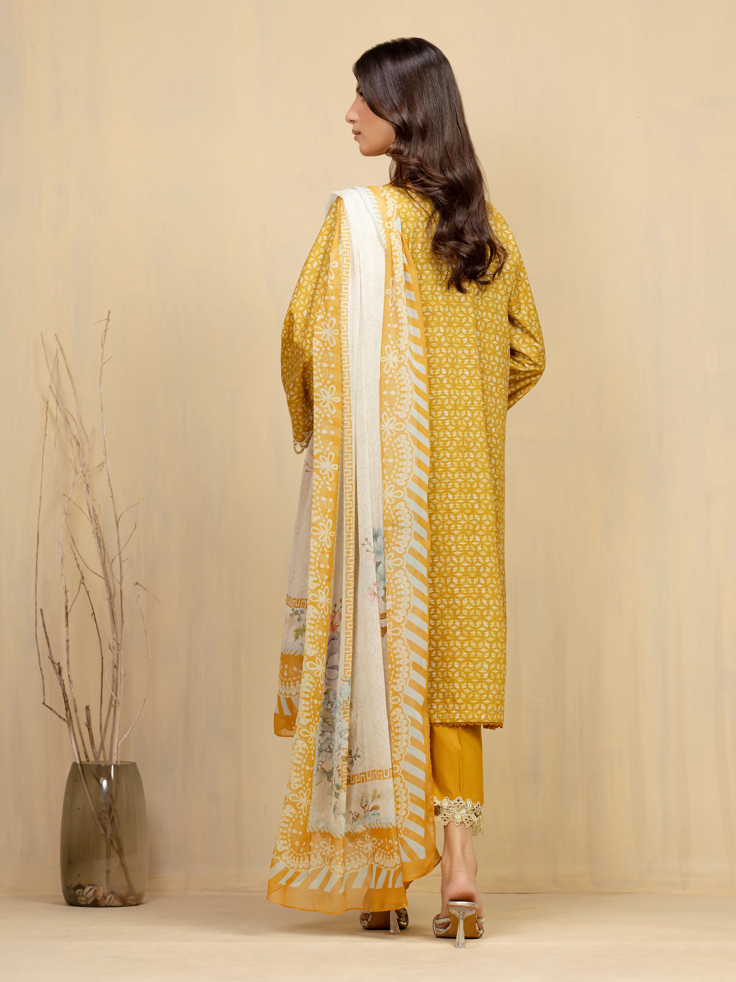 Embroidered Lawn Slub Suit - EWU5V1-31901-3P - Image 6