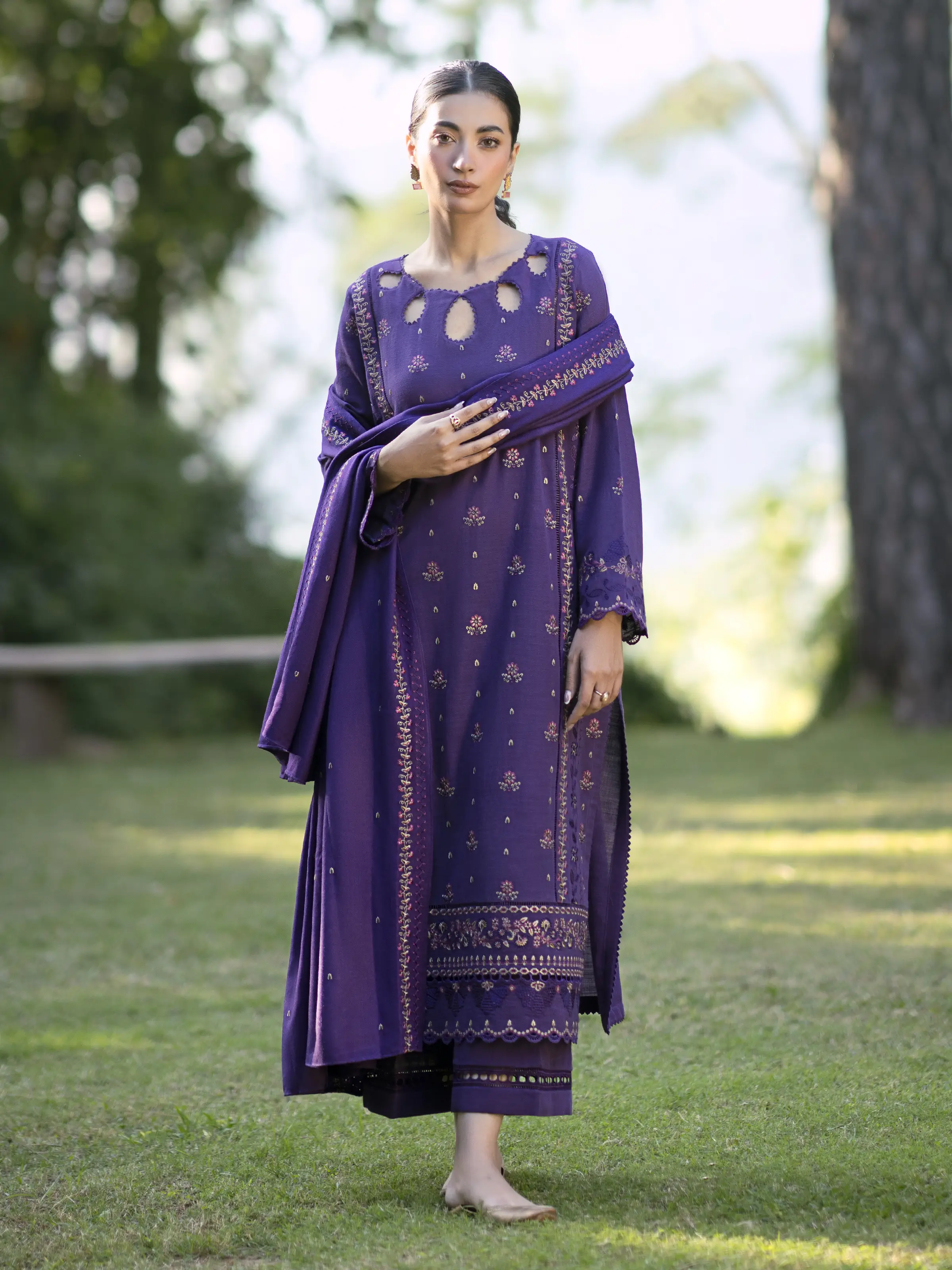 Embroidered Marina Twill Shirt Dupatta - EWU24V14-30351SD - Image 2