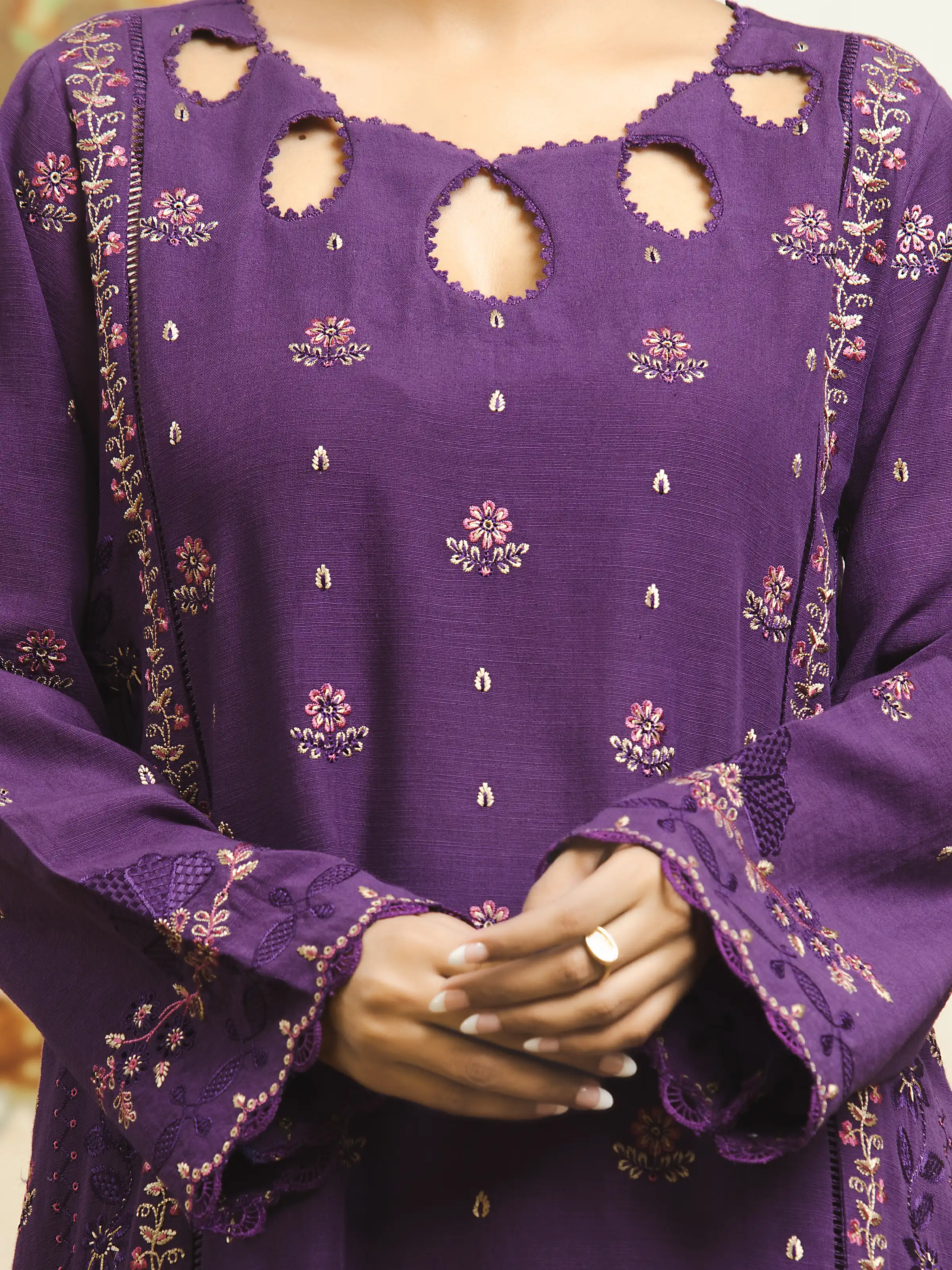 Embroidered Marina Twill Shirt Dupatta - EWU24V14-30351SD - Image 4