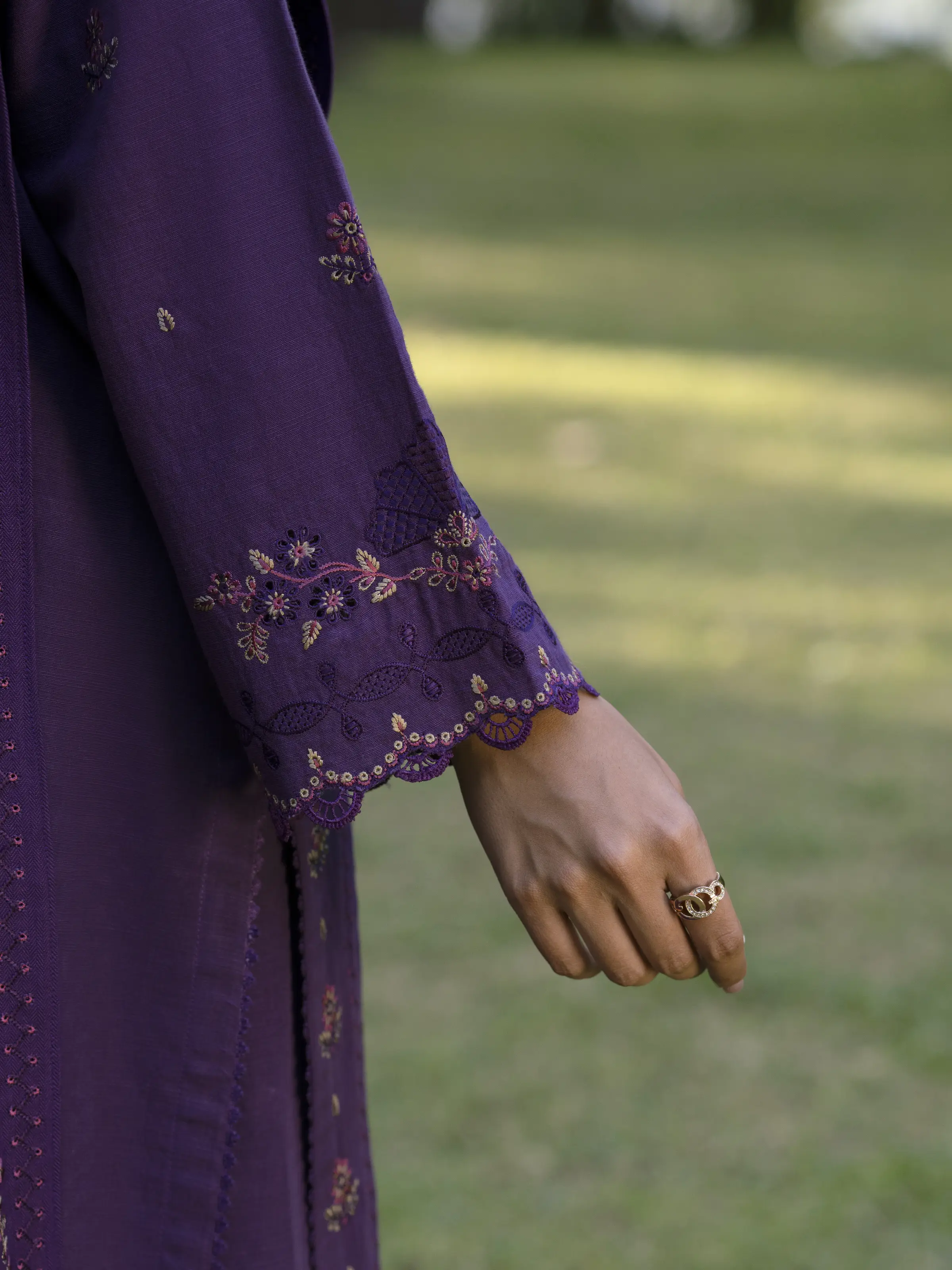 Embroidered Marina Twill Shirt Dupatta - EWU24V14-30351SD - Image 5