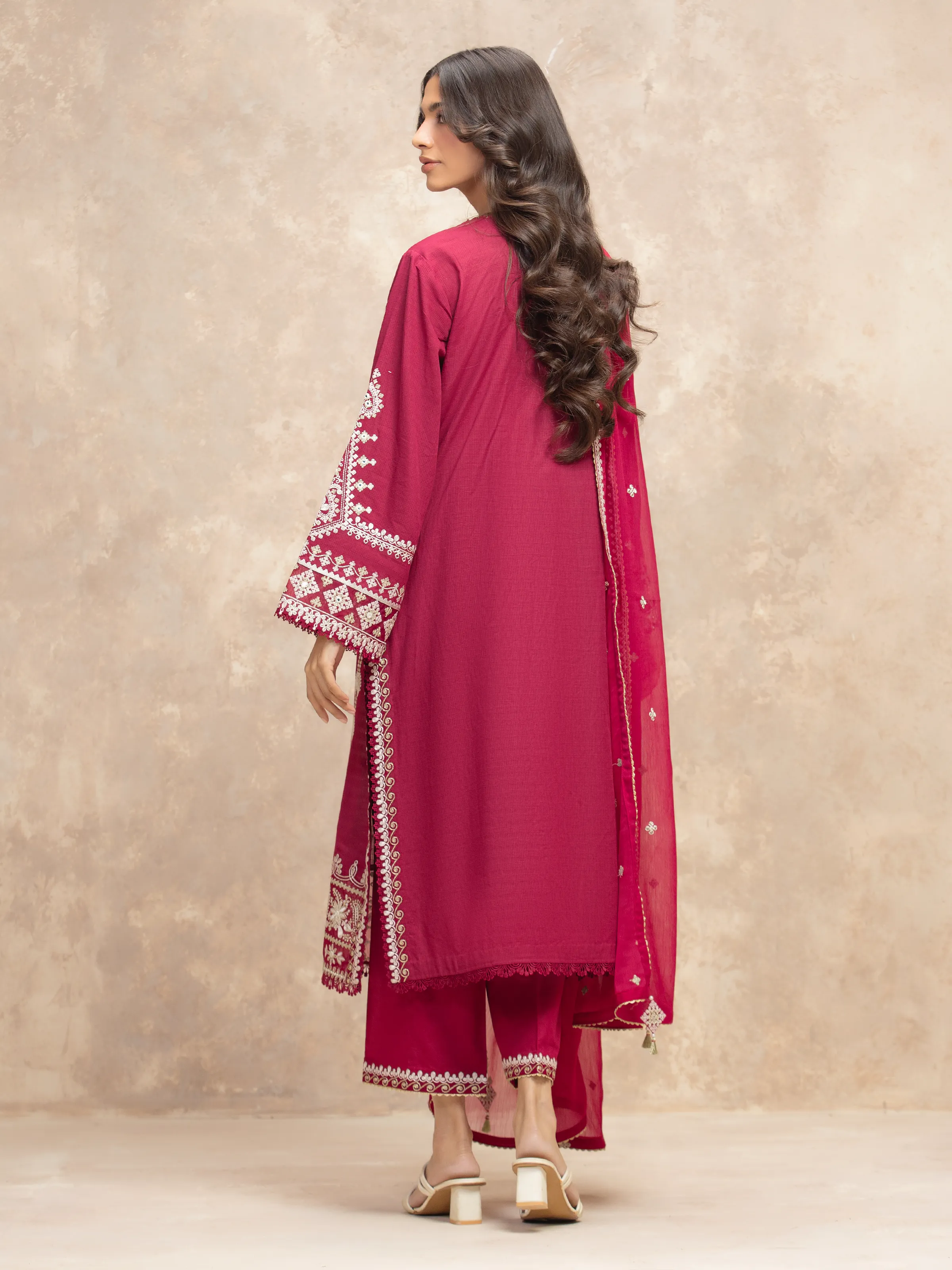 Embroidered Lawn Suit - EWU5V1-31706-3P - Image 6