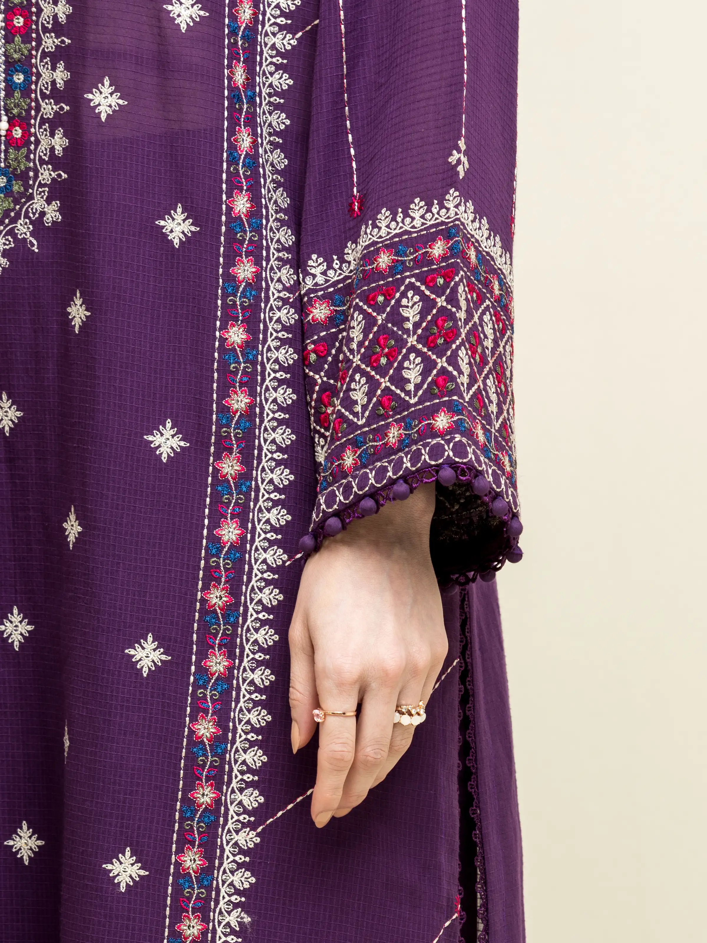 Embroidered Lawn Suit - EWU5V1-31241-3P - Image 4