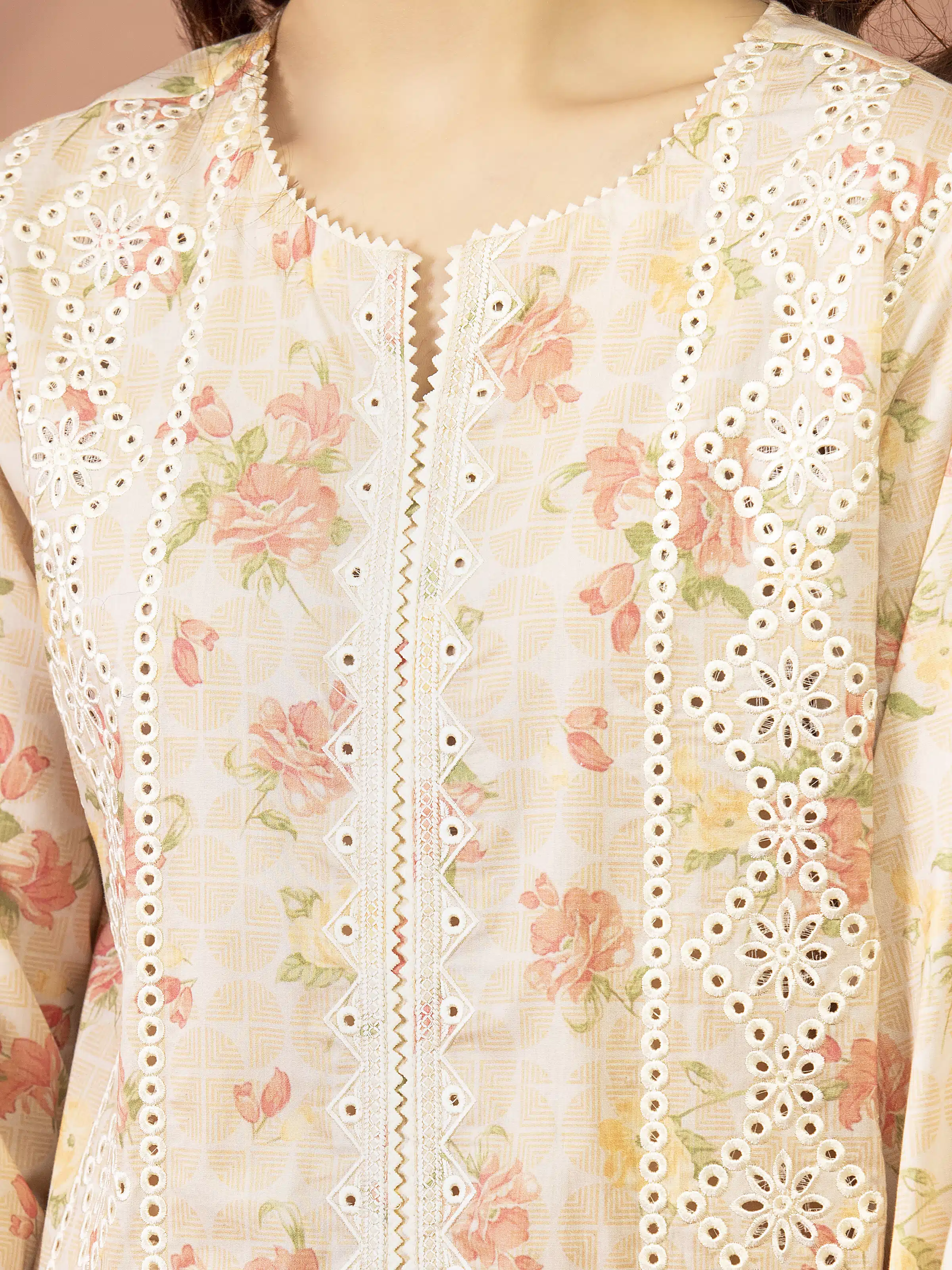 Embroidered Lawn Suit - EWU5V1-31447-3P - Image 3