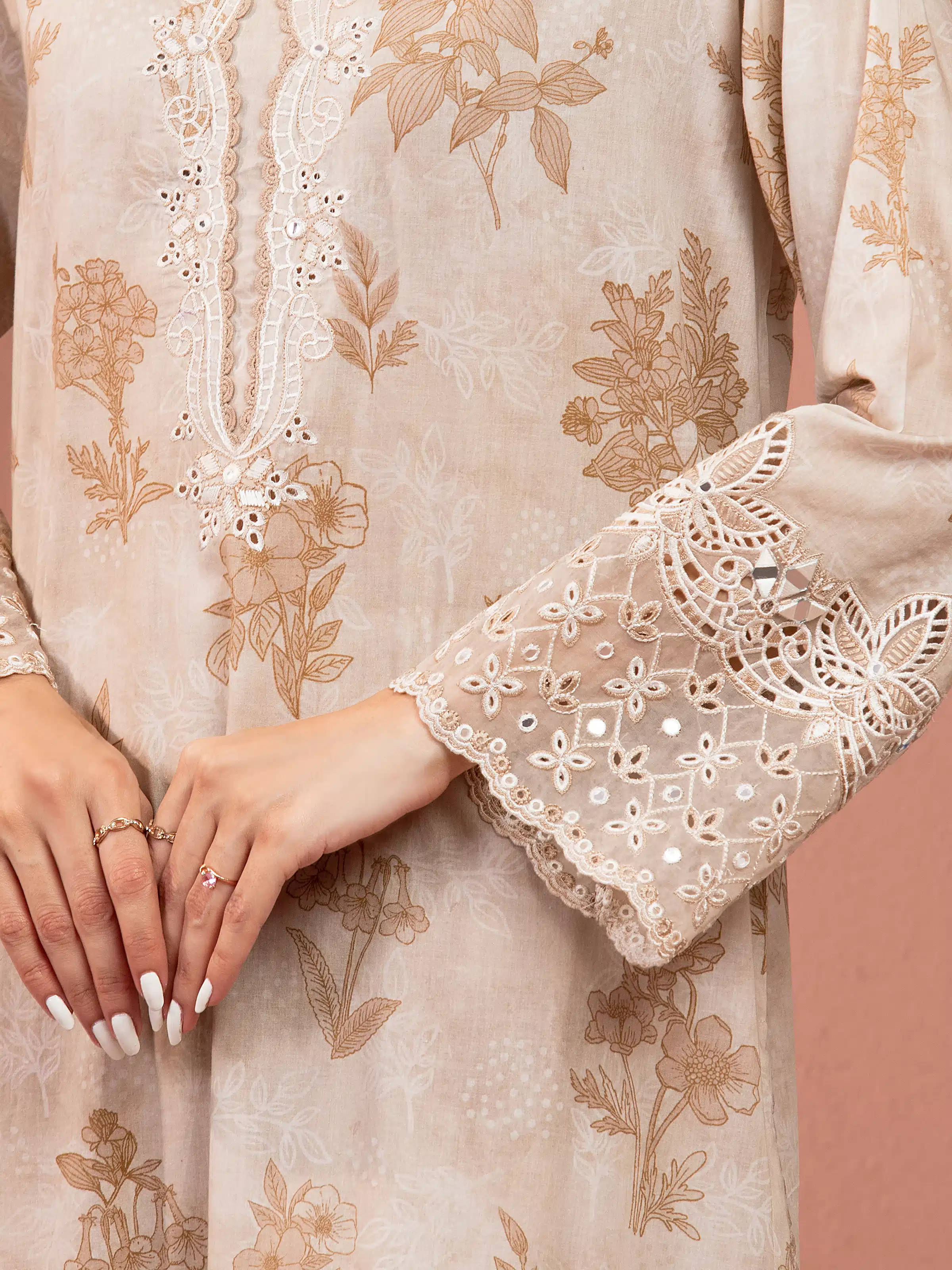 Embroidered Lawn Suit - EWU5V1-31485-3P - Image 3