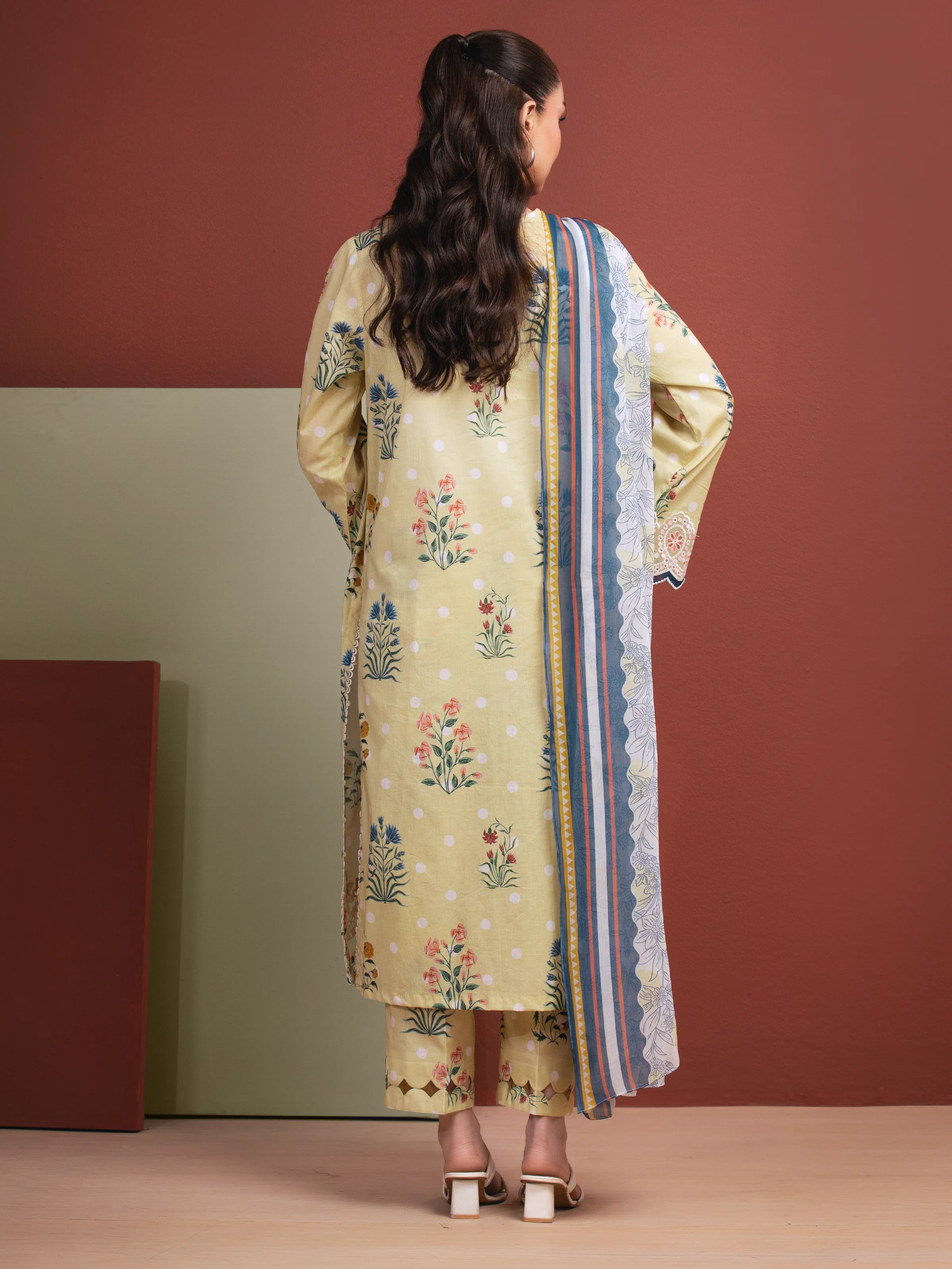 Embroidered Lawn Suit - EWU5V1-31498-3P - Image 5