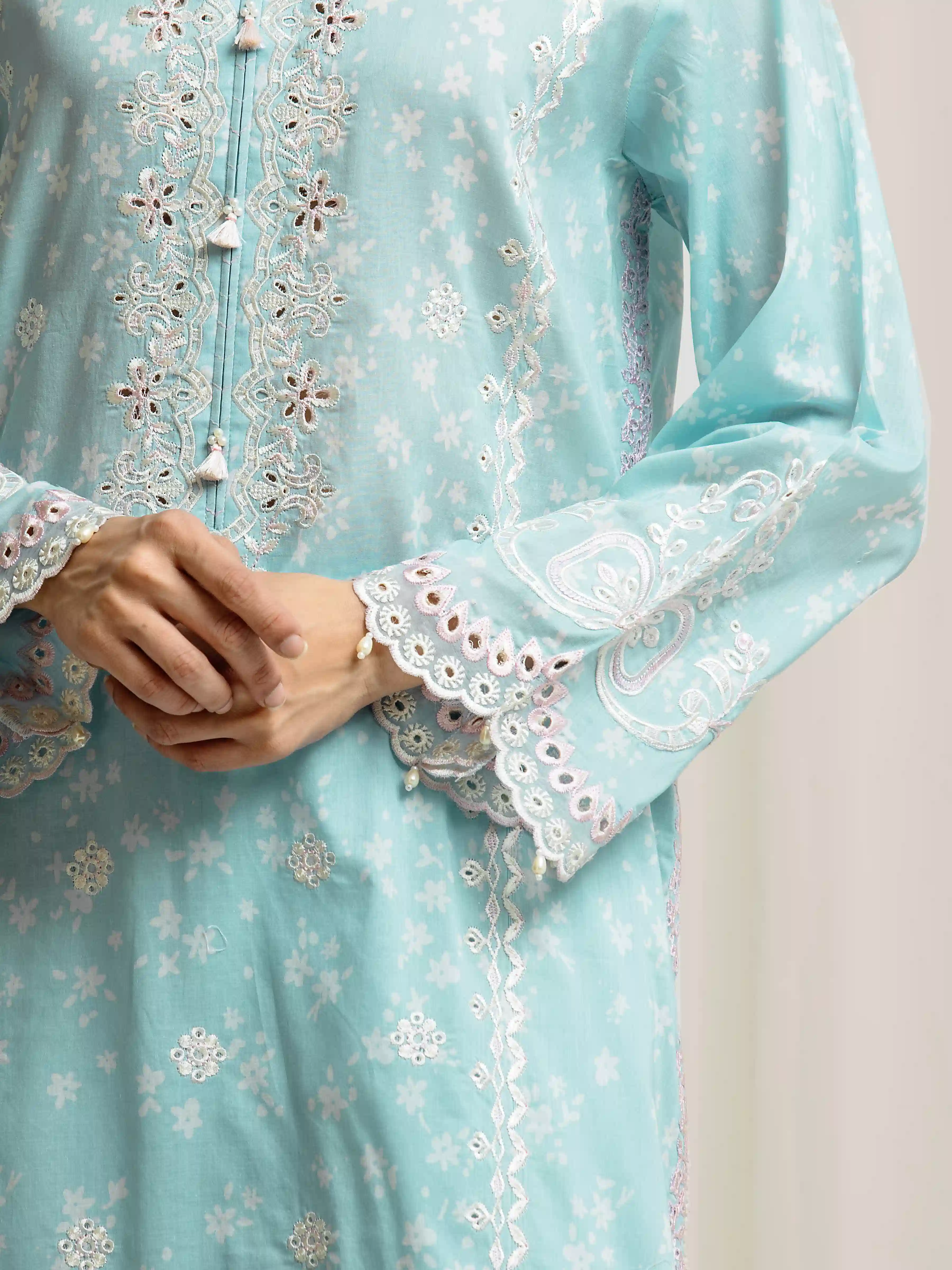 Embroidered Lawn Suit - EWU6V1-33000-3P - Image 3