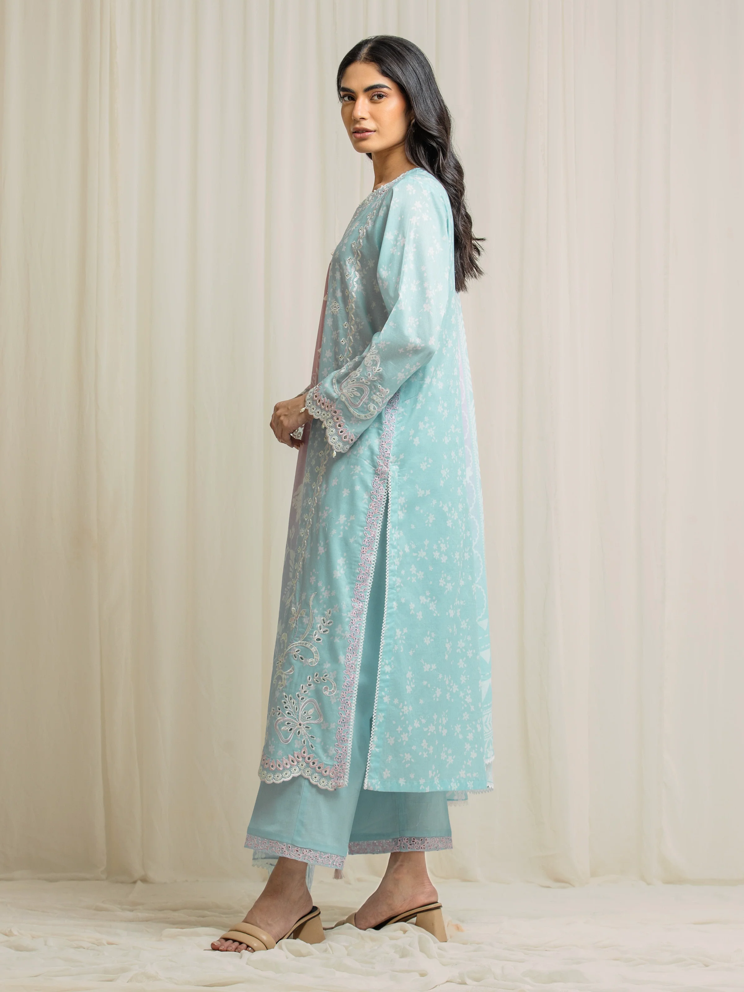 Embroidered Lawn Suit - EWU6V1-33000-3P - Image 5